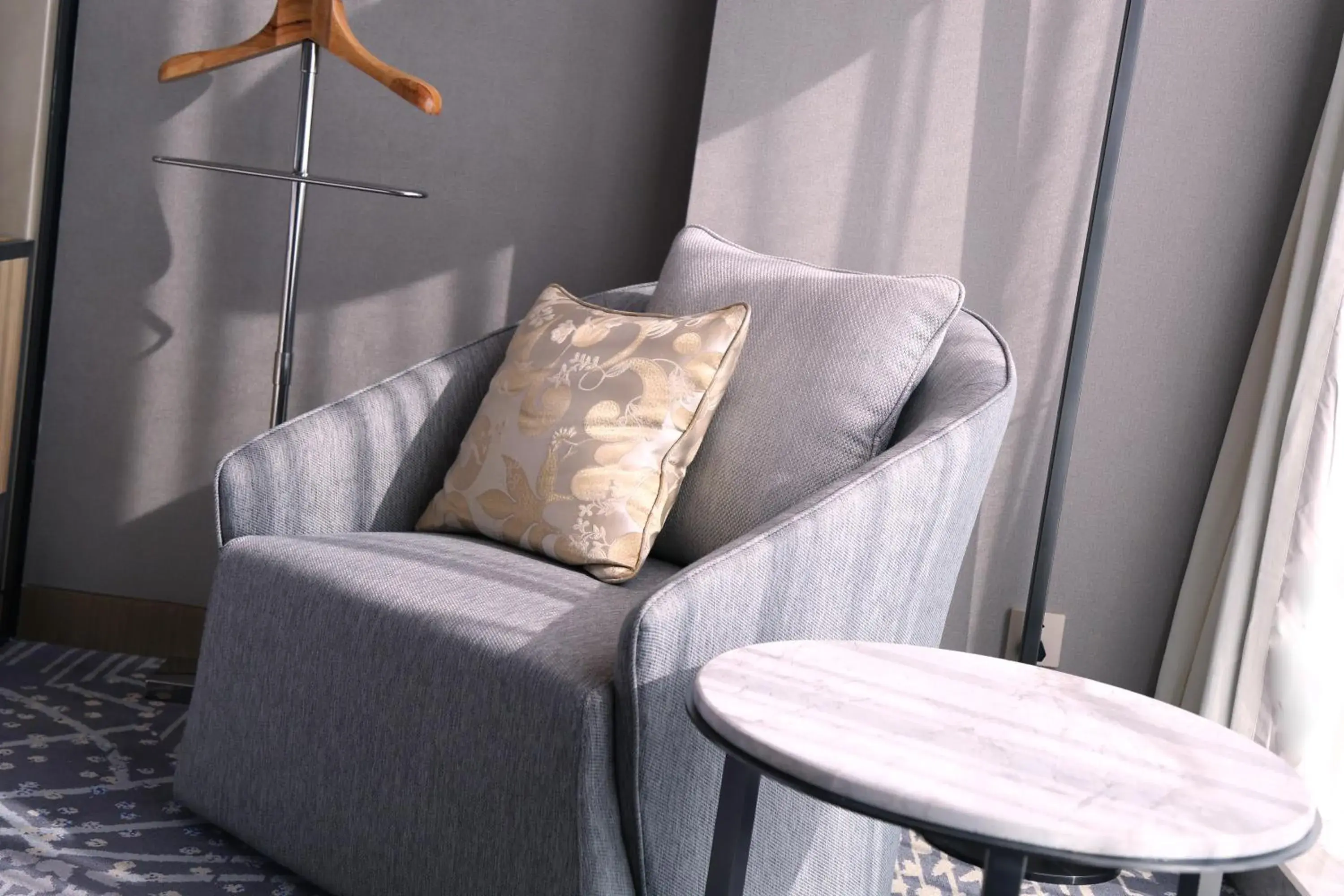 Premium Twin Room With Lake View in Renaissance Suzhou Wujiang Hotel Premium Twin Room With Lake View in Renaissance Suzhou Wujiang Hotel