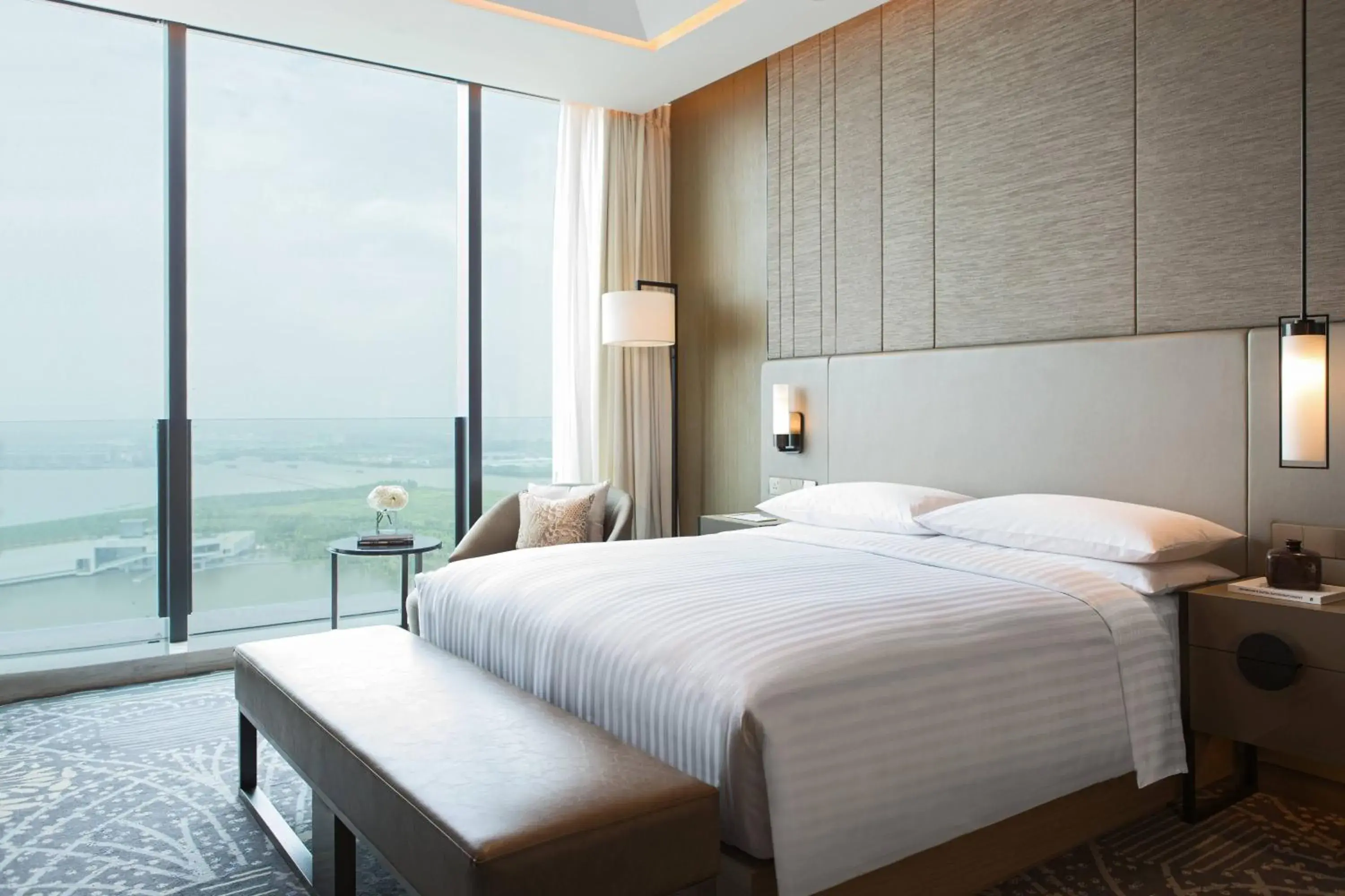 Executive King Room in Renaissance Suzhou Wujiang Hotel Executive King Room in Renaissance Suzhou Wujiang Hotel