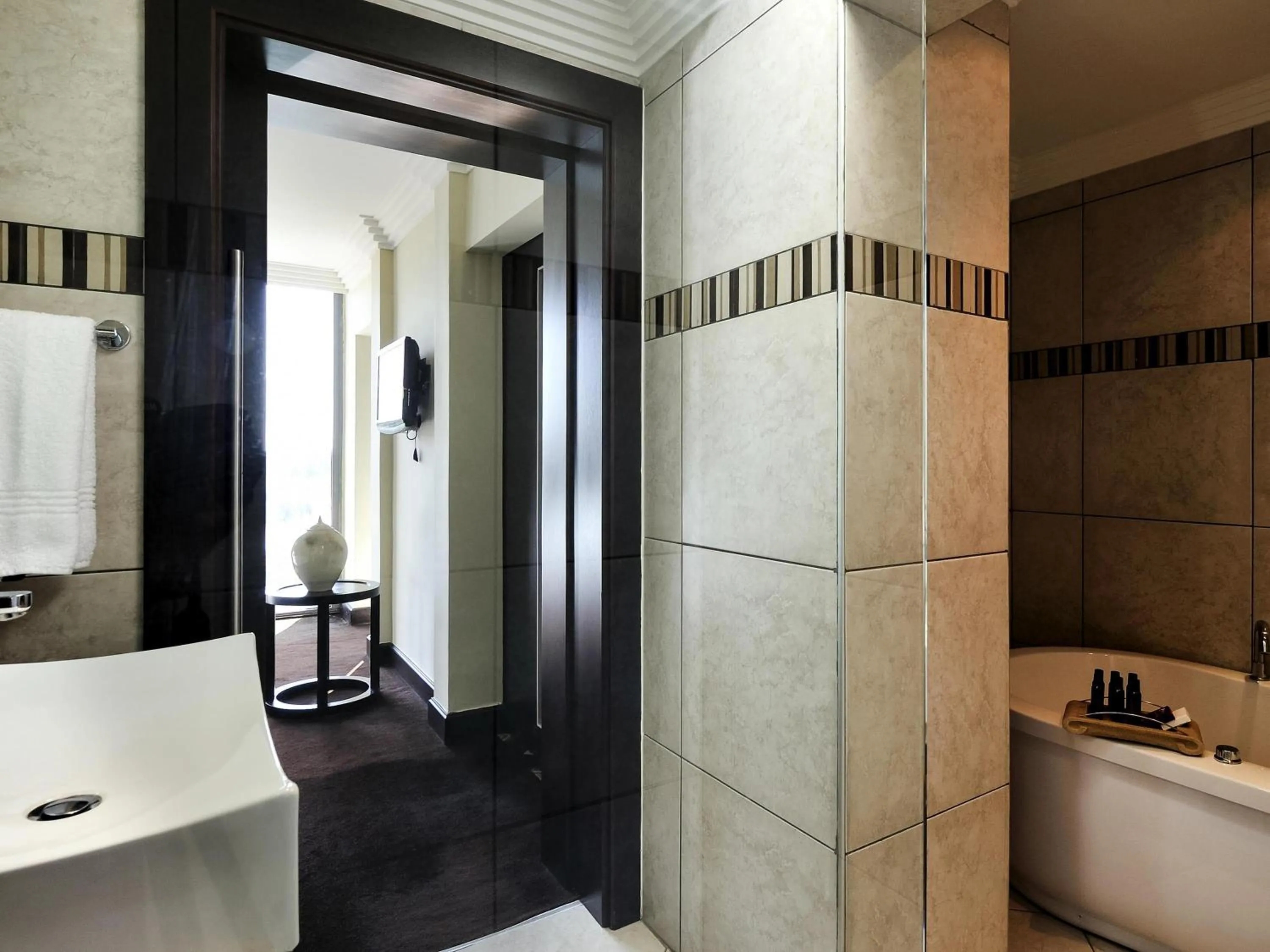 Bedroom in Pullman Lubumbashi Grand Karavia.