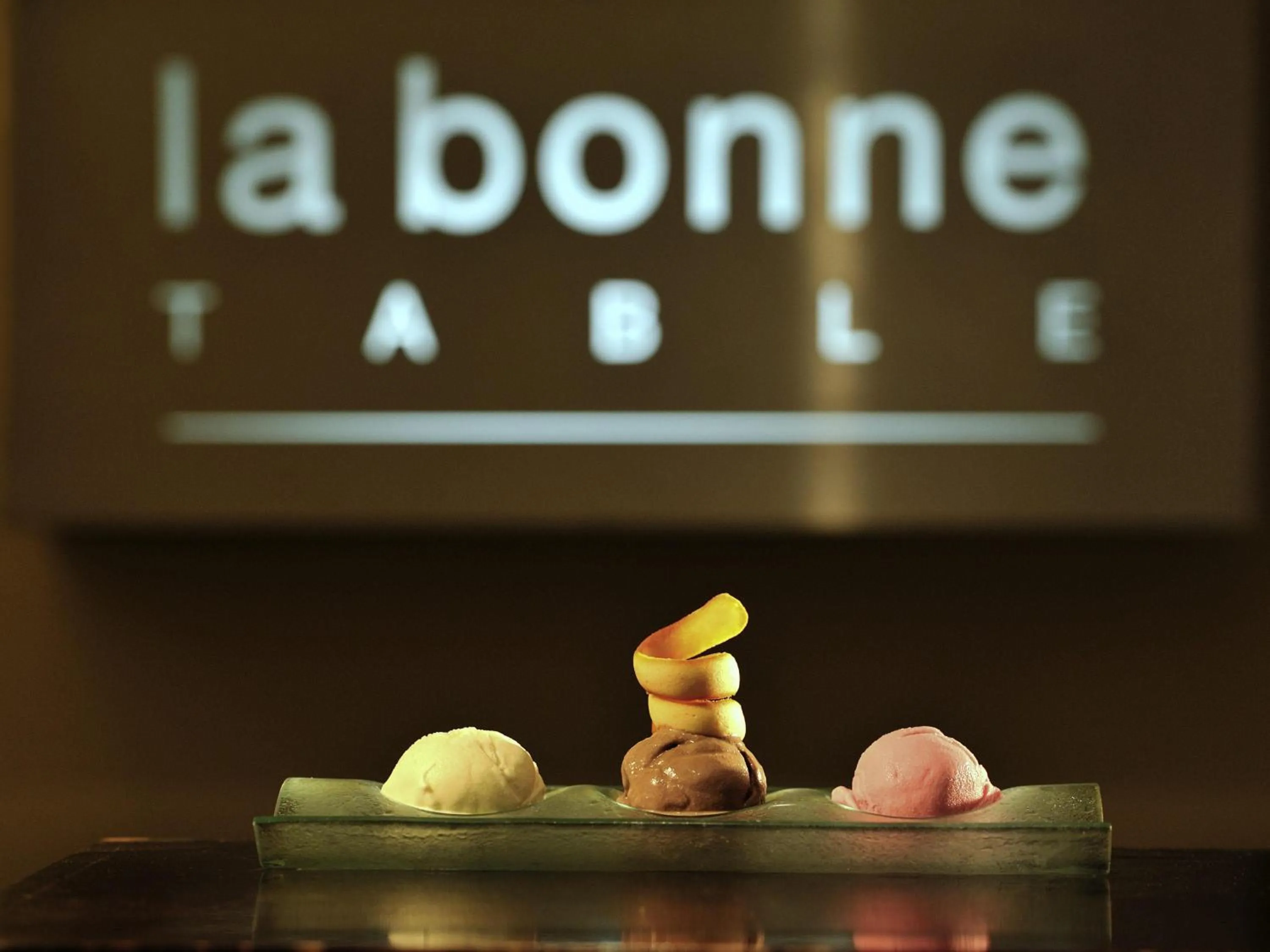 Restaurant/places to eat in Pullman Lubumbashi Grand Karavia.