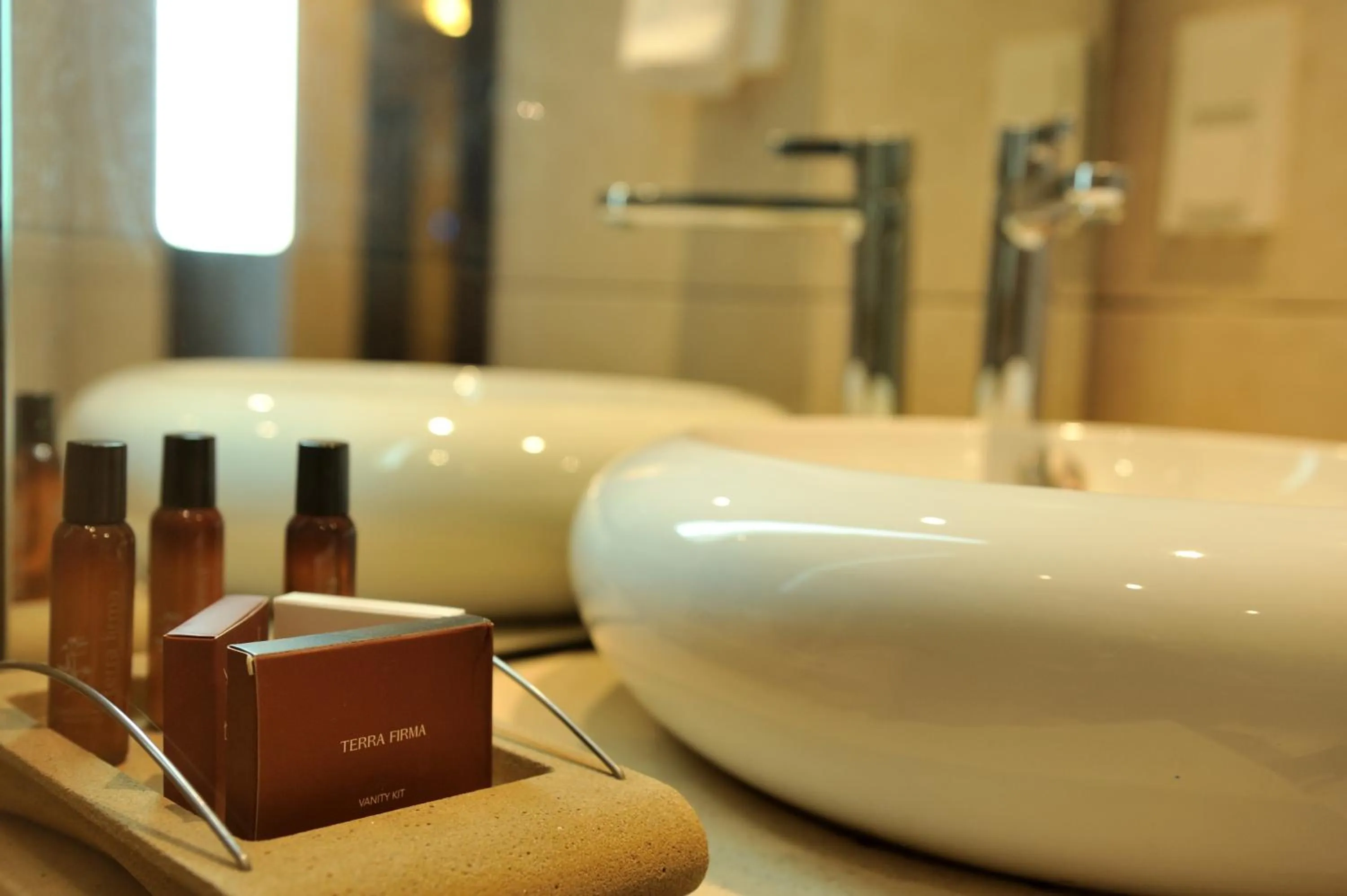 Bathroom in Pullman Lubumbashi Grand Karavia.