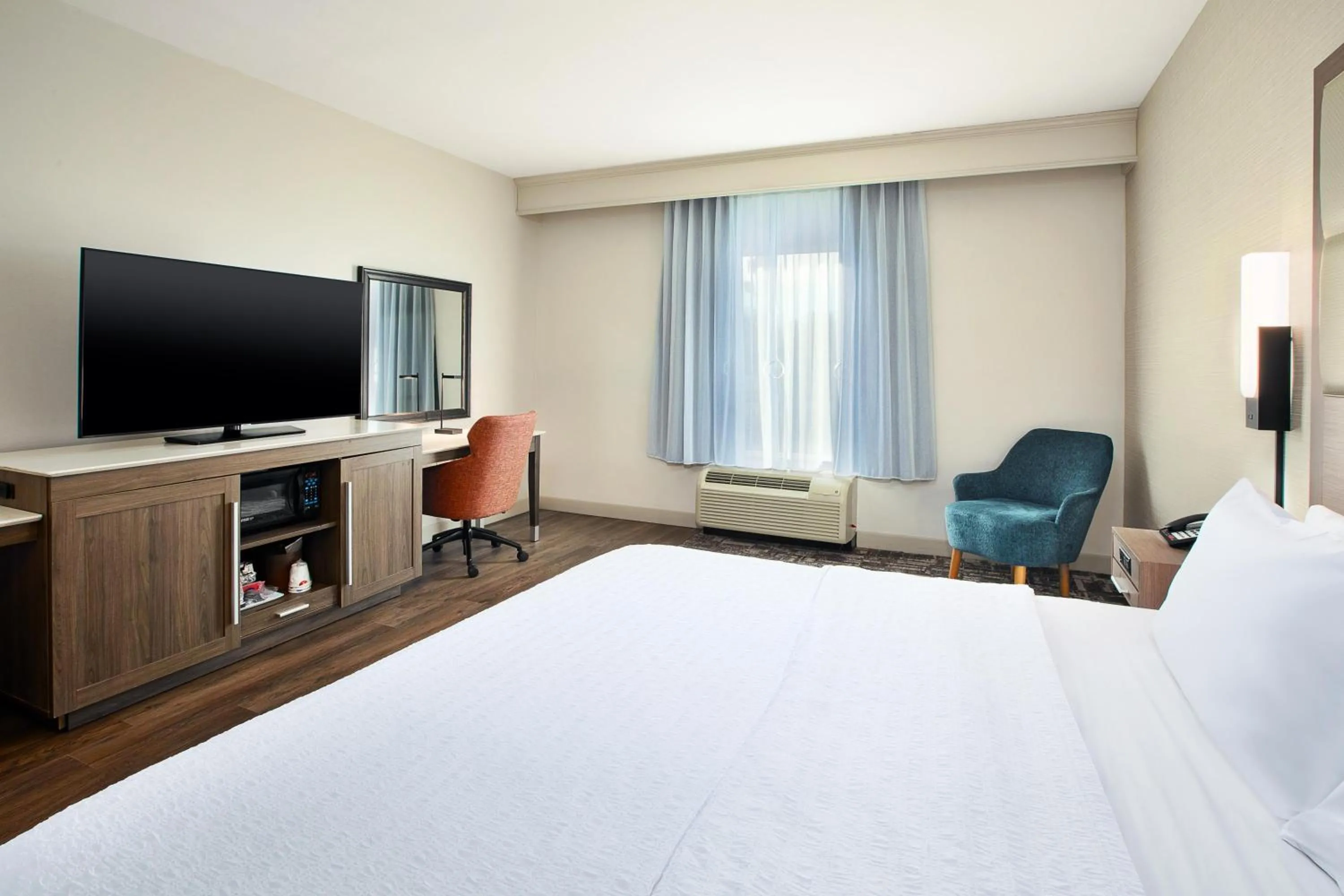 Bed in Hampton Inn North Little Rock McCain Mall, AR