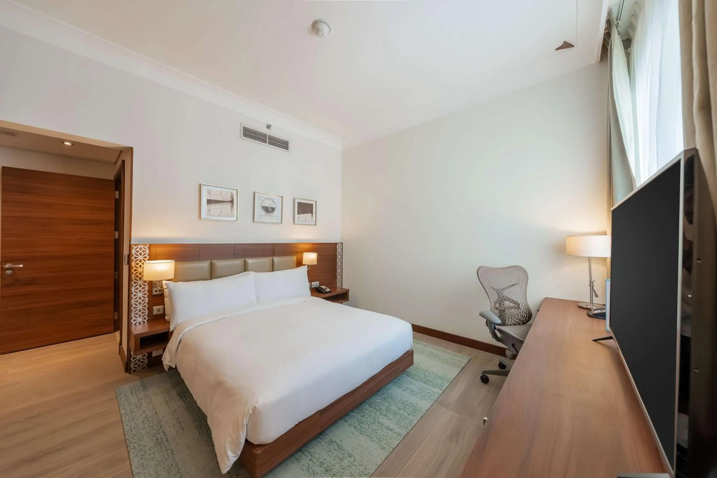 Bed in Hilton Garden inn Dubai Jumeirah