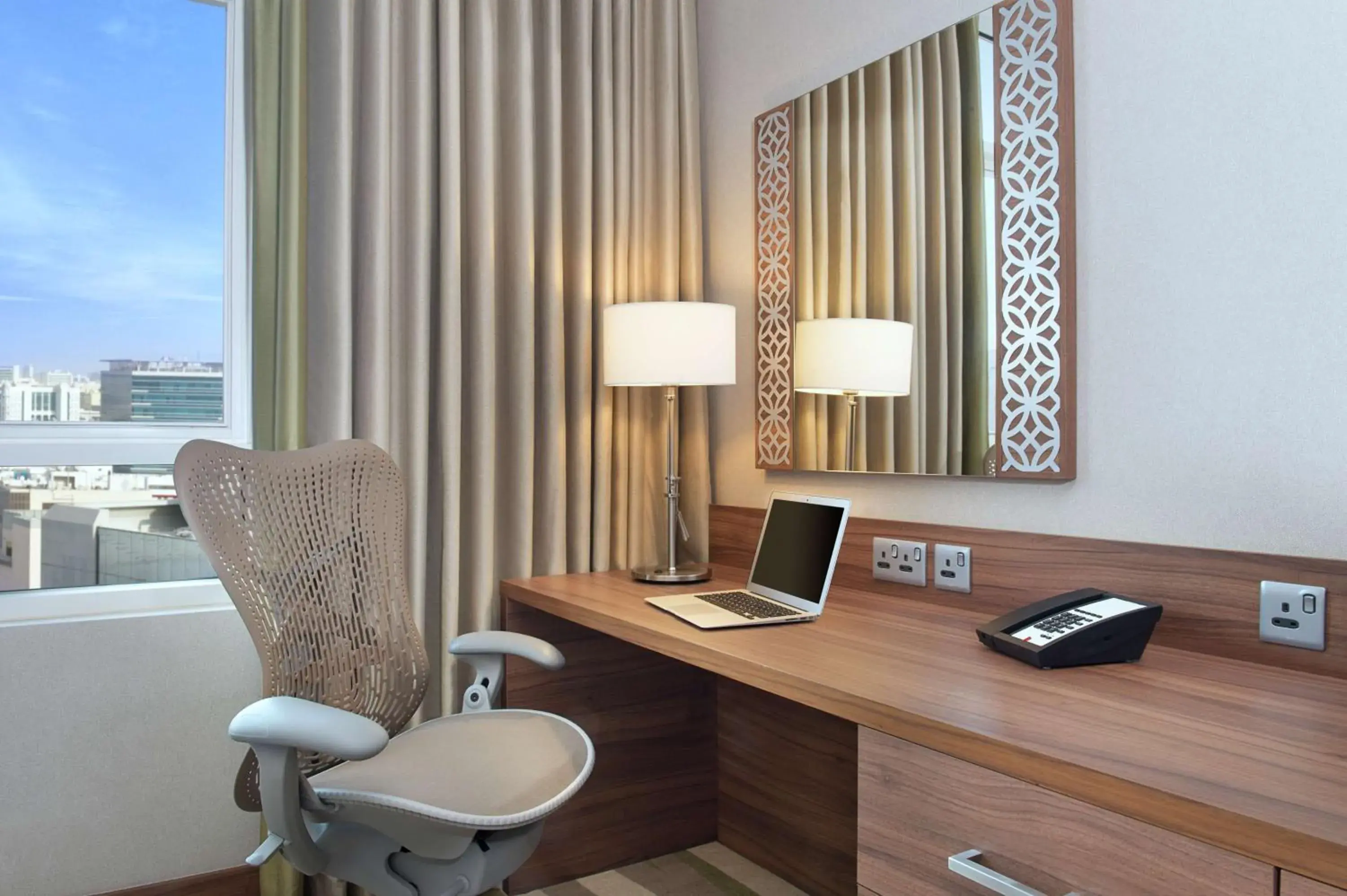Twin Room in Hilton Garden Inn Dubai Al Muraqabat - Deira Twin Room in Hilton Garden Inn Dubai Al Muraqabat - Deira