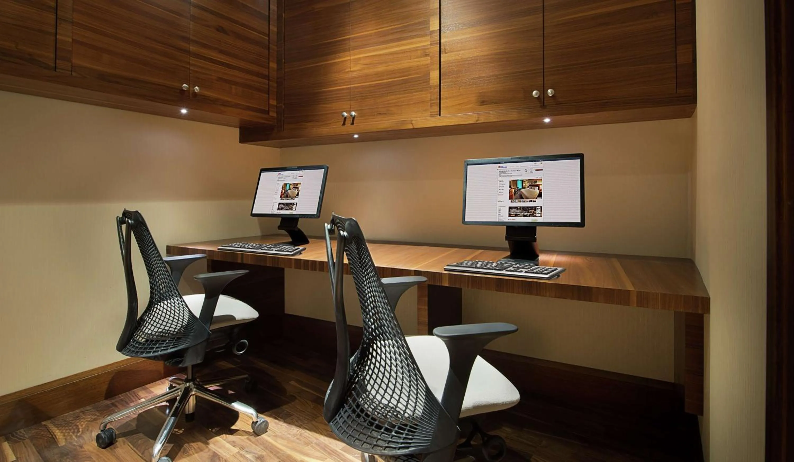 Business facilities in Hilton Garden Inn Dubai Deira