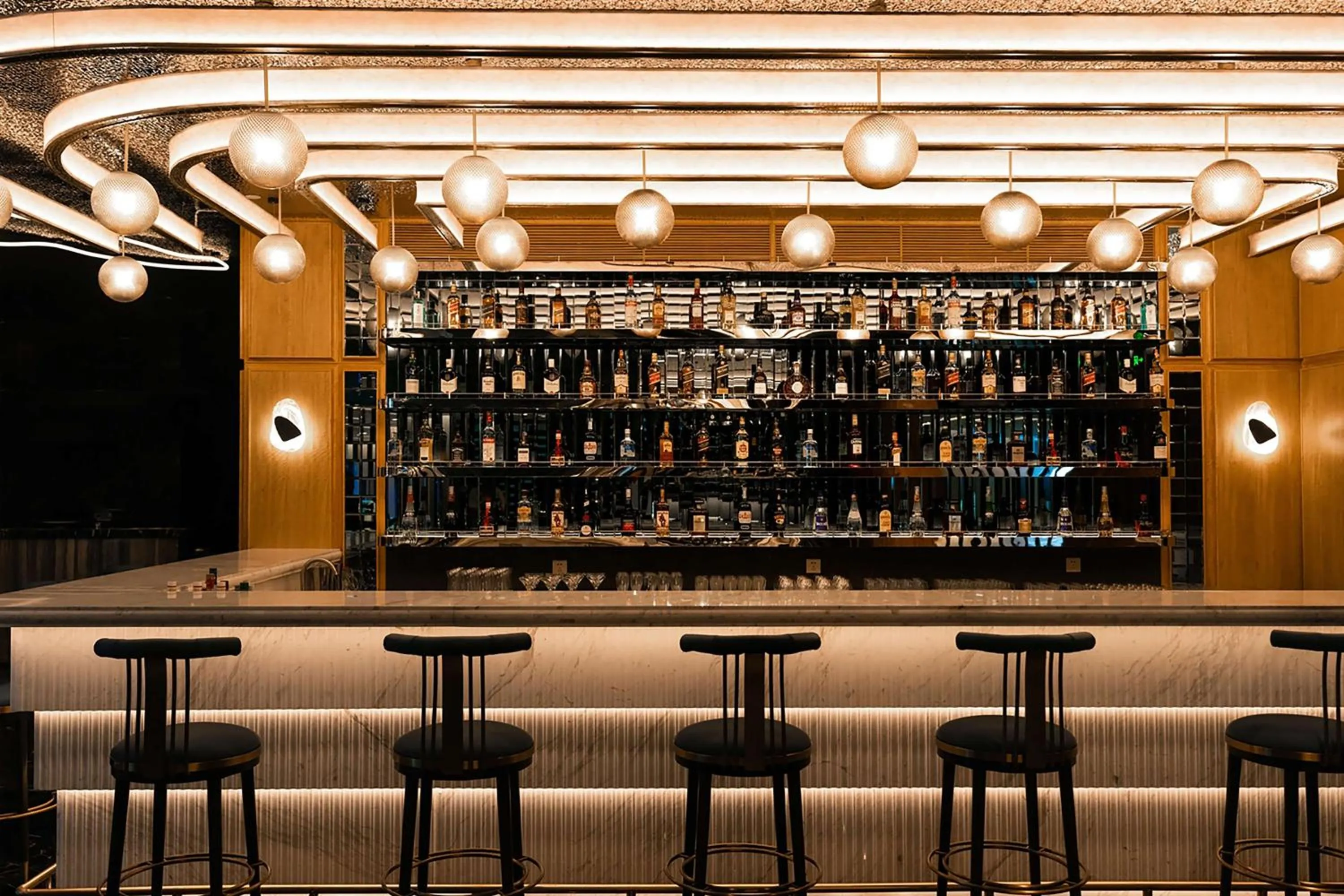 Lounge or bar in Hilton Zhoushan