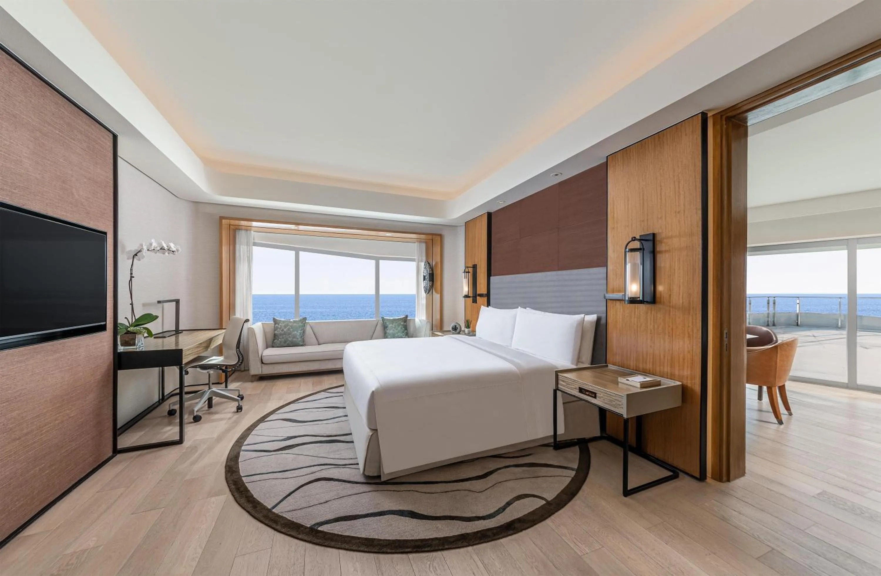 Bed in Conrad Manila