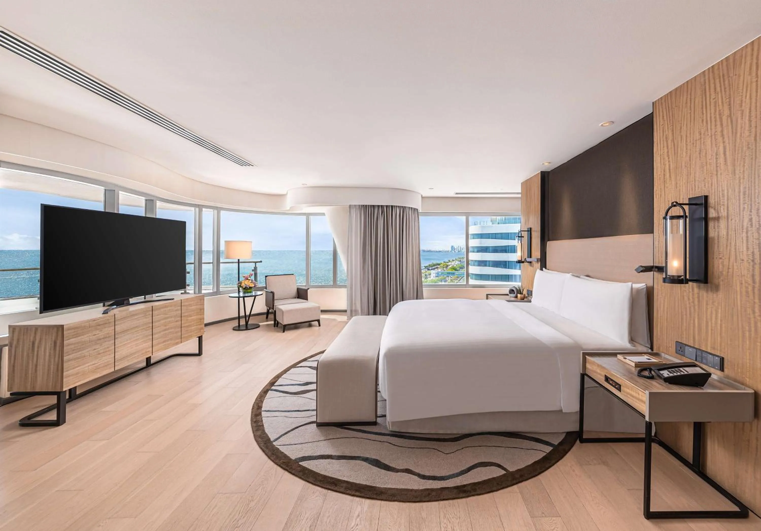 Bed in Conrad Manila