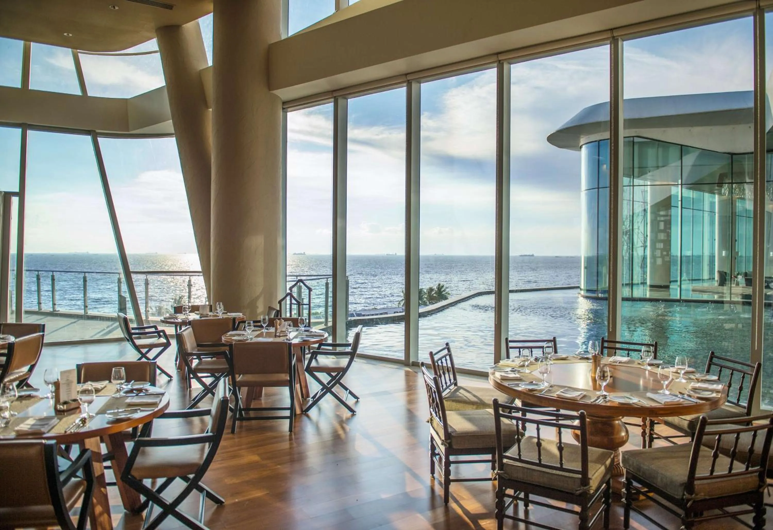 Restaurant/places to eat in Conrad Manila