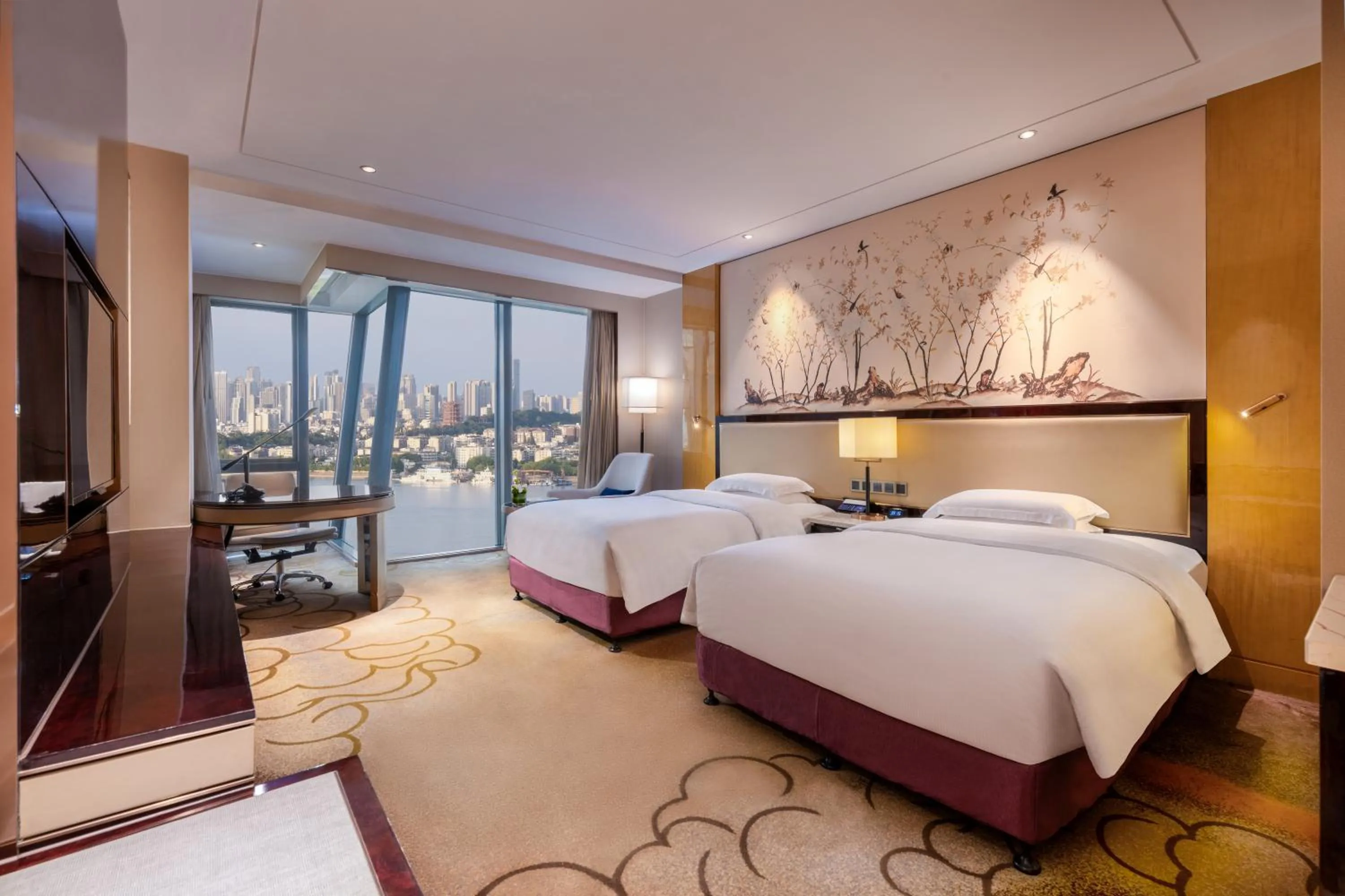 Photo of the whole room, Bed in Hilton Wuhan Yangtze Riverside