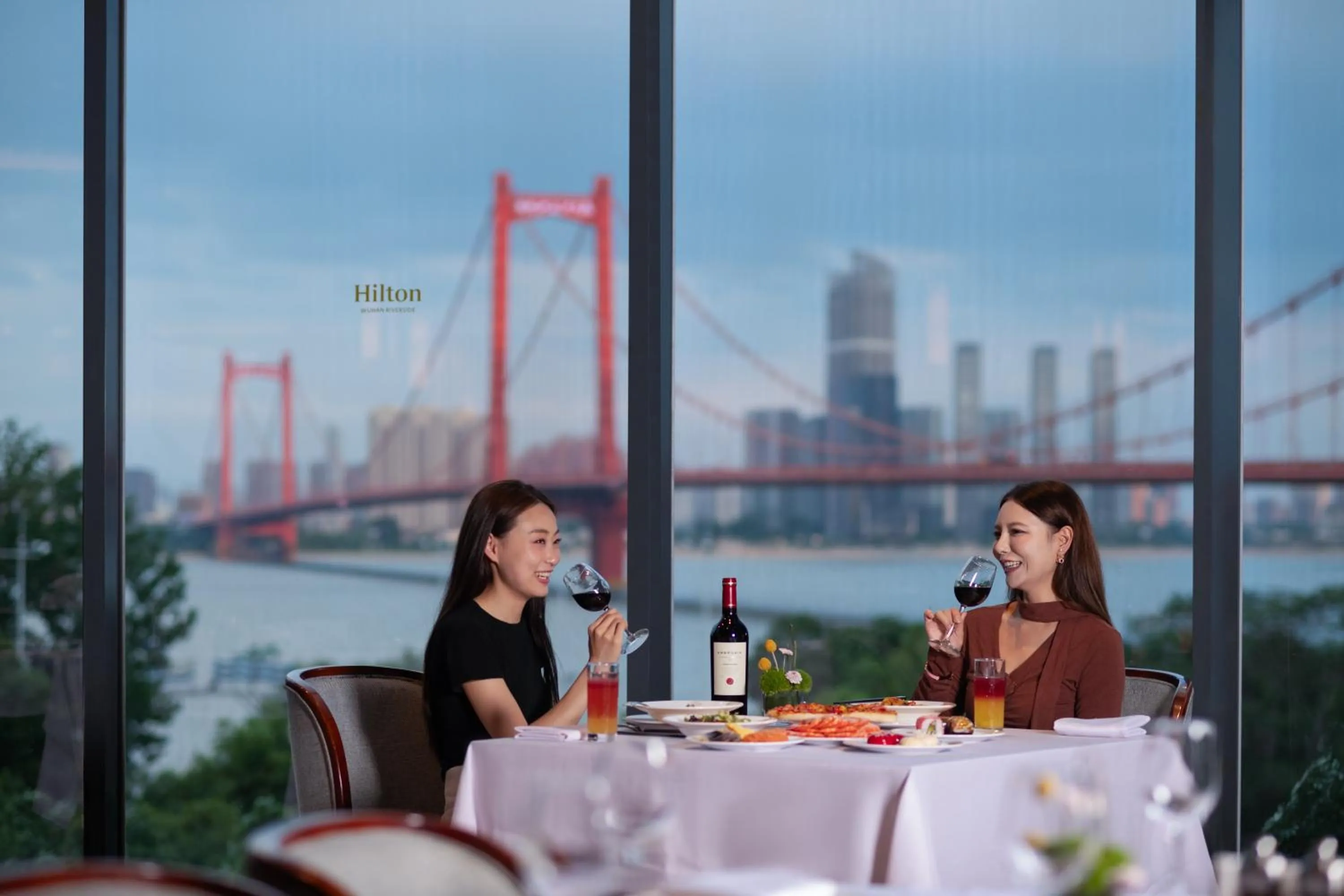 Restaurant/places to eat in Hilton Wuhan Yangtze Riverside