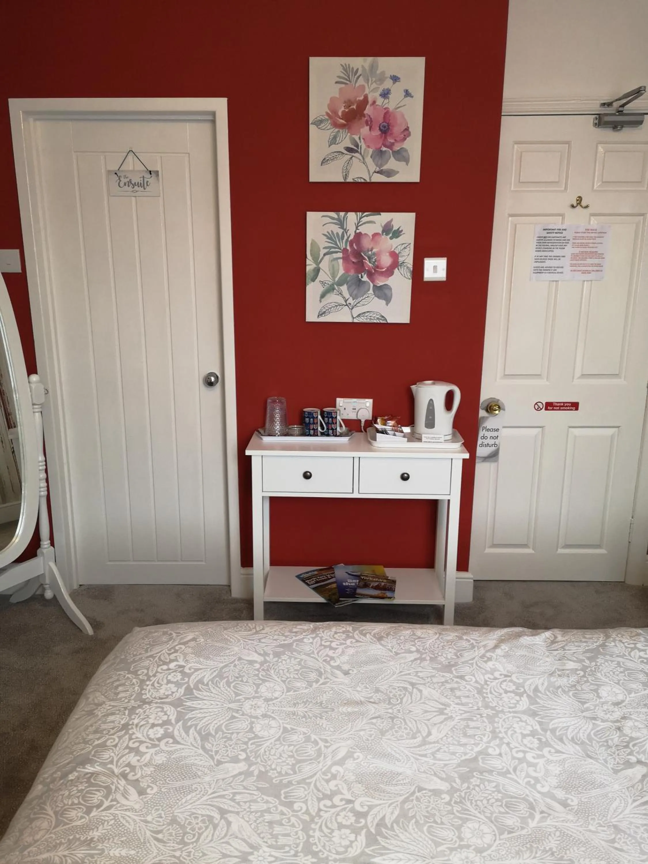 Bedroom, Bed in The Phoenix Guest House