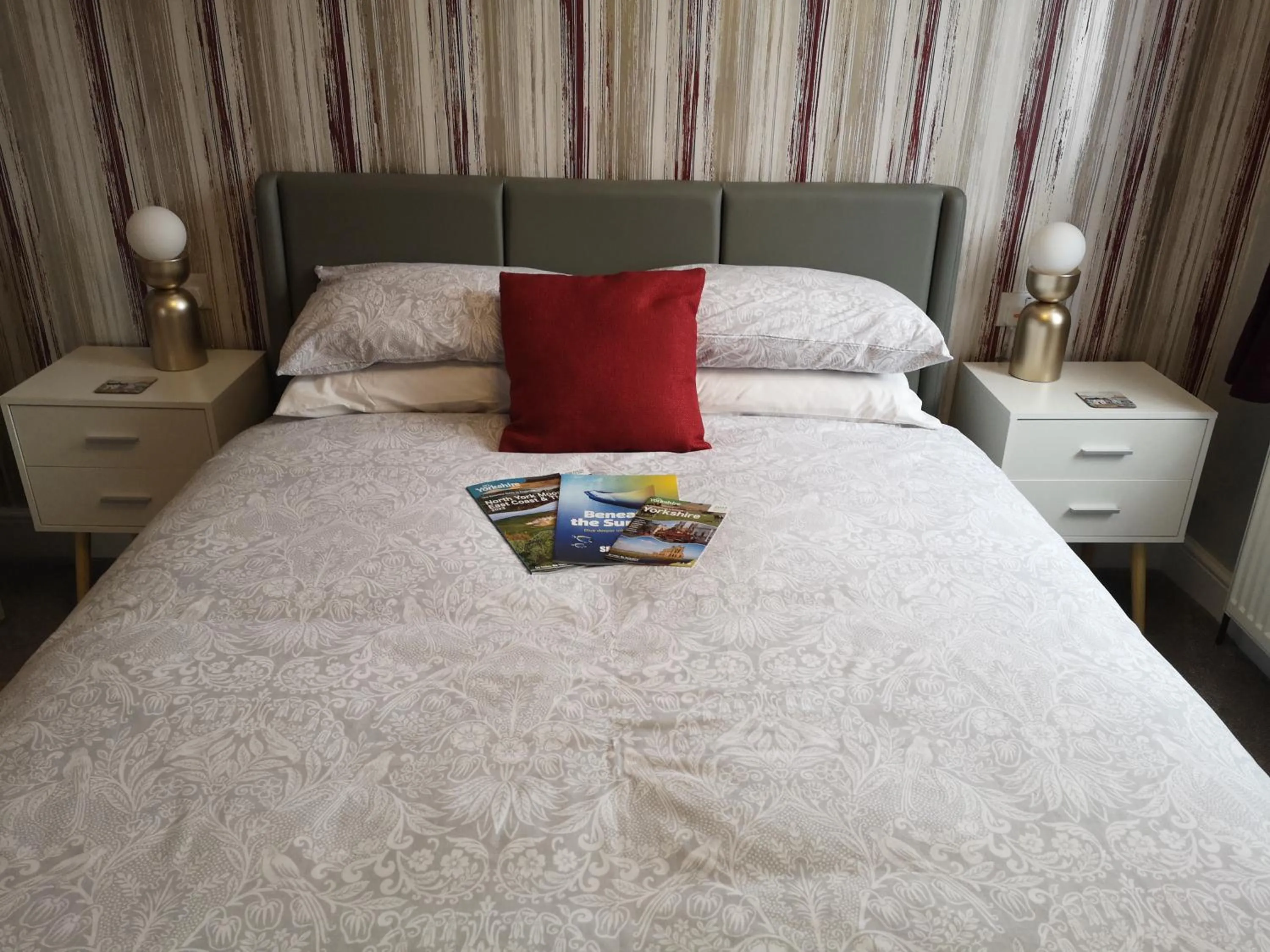 Bedroom, Bed in The Phoenix Guest House