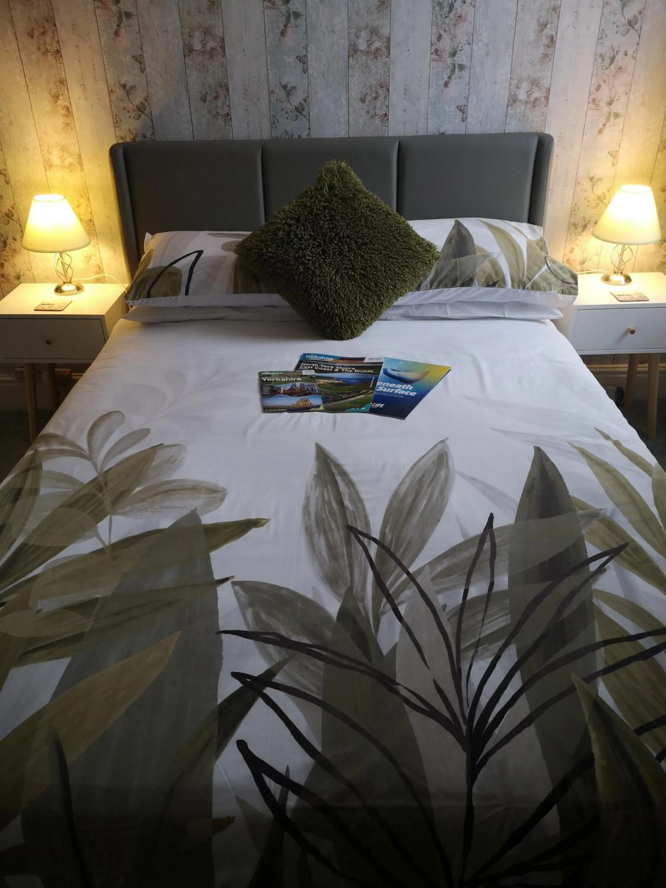 Bedroom, Bed in The Phoenix Guest House