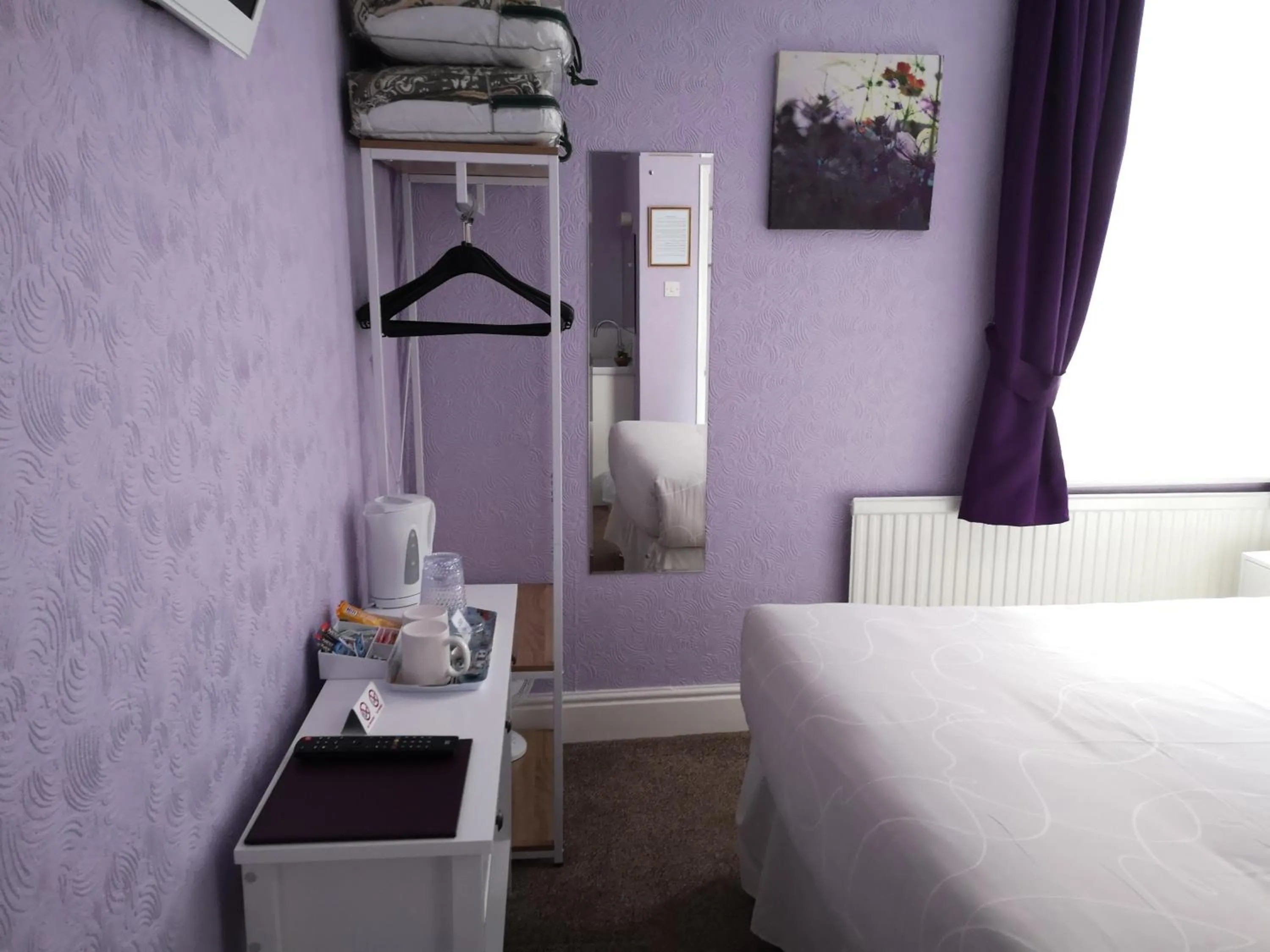 Bedroom, Bed in The Phoenix Guest House