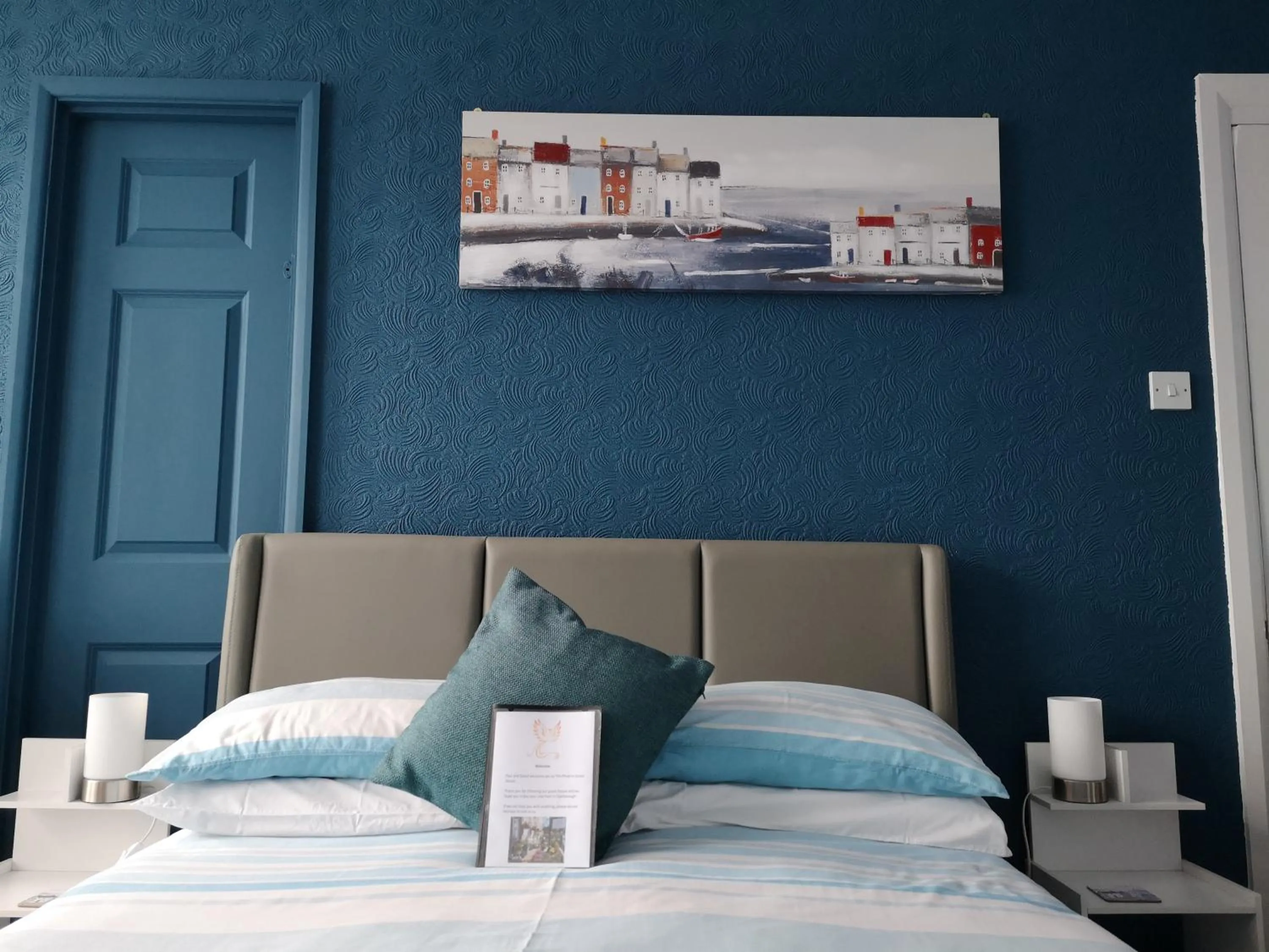 Bedroom, Bed in The Phoenix Guest House