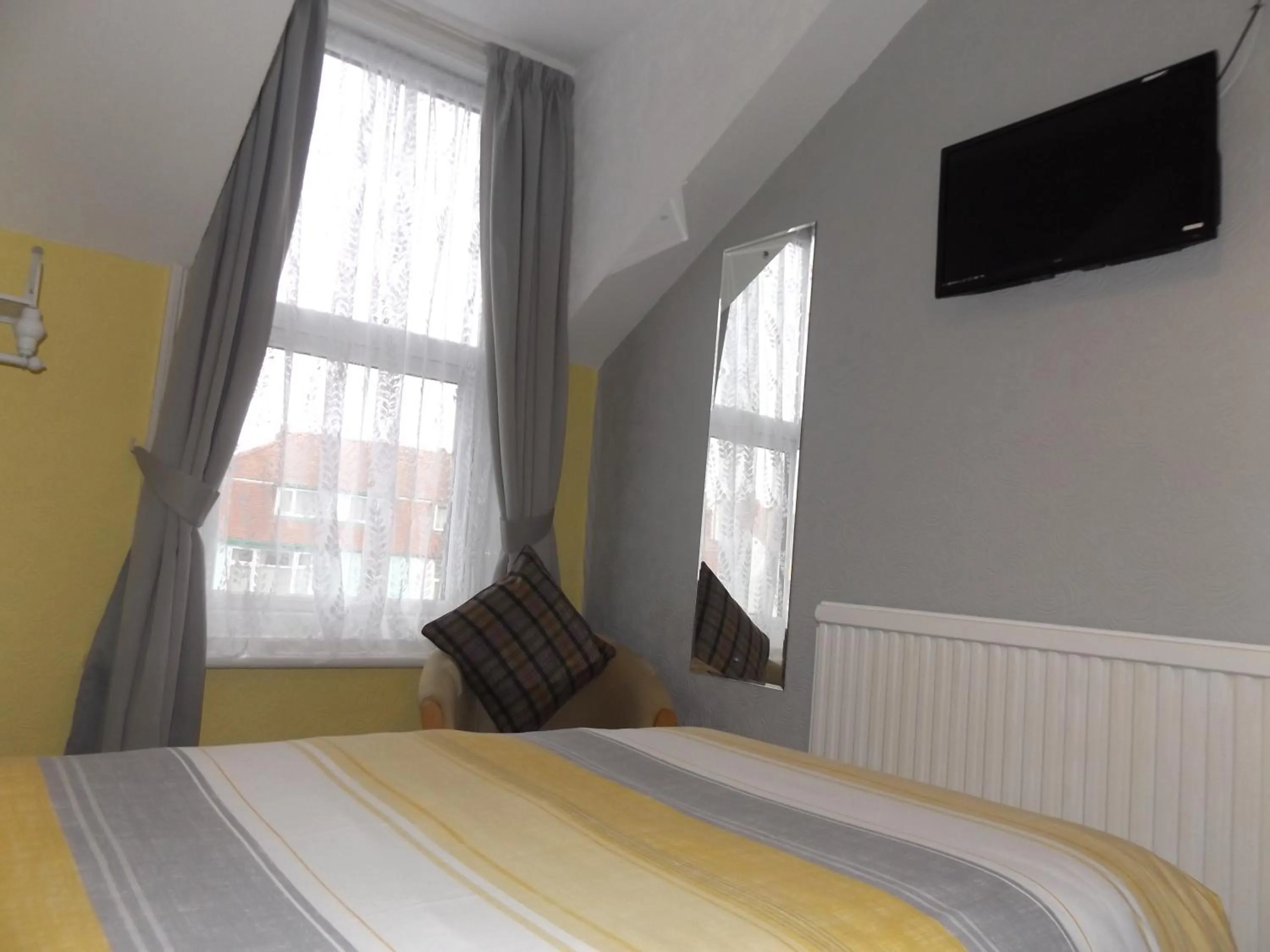 Bedroom, Bed in The Phoenix Guest House