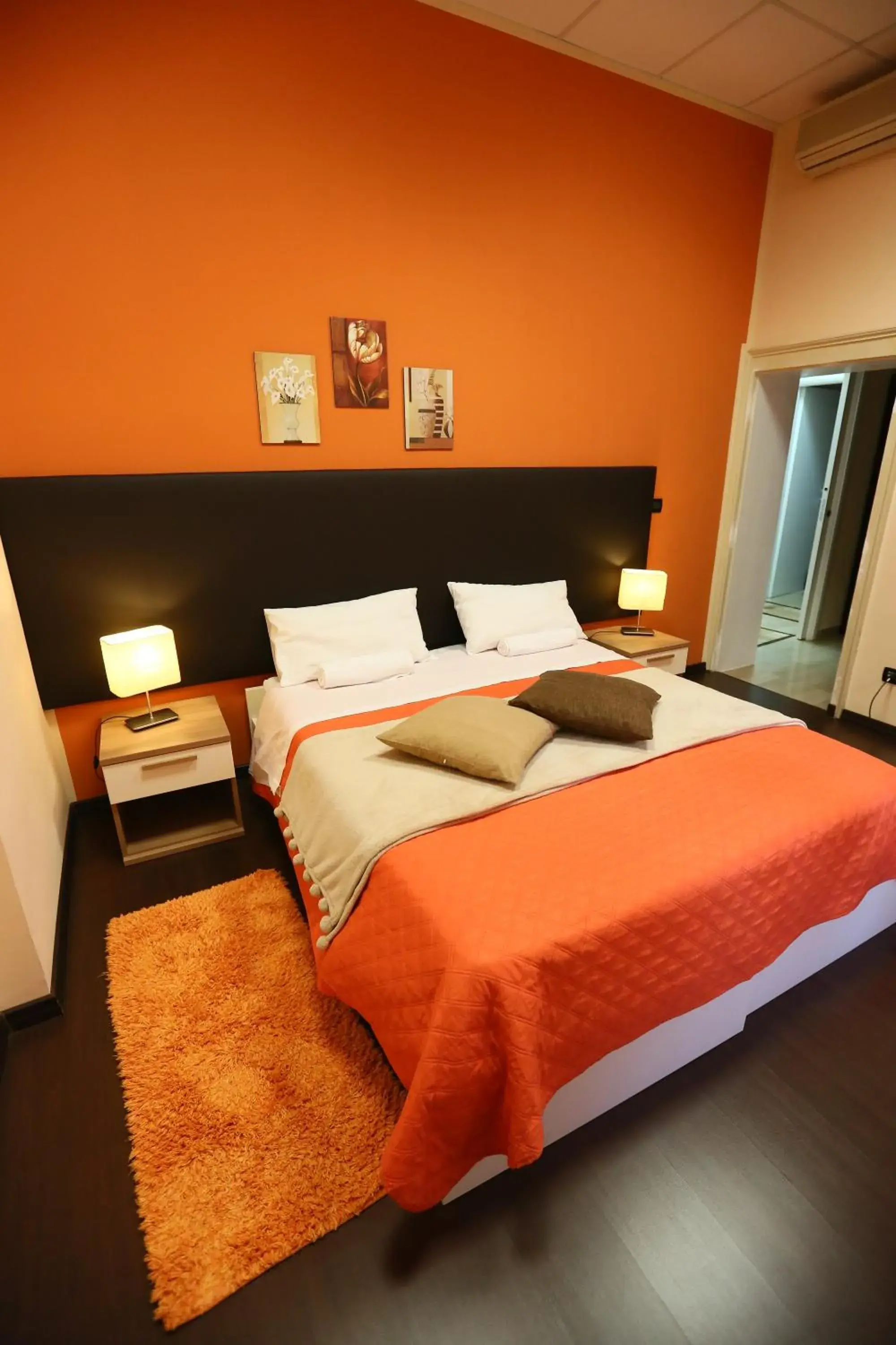 Large Double or Twin Room - single occupancy in Civico7 Large Double or Twin Room - single occupancy in Civico7