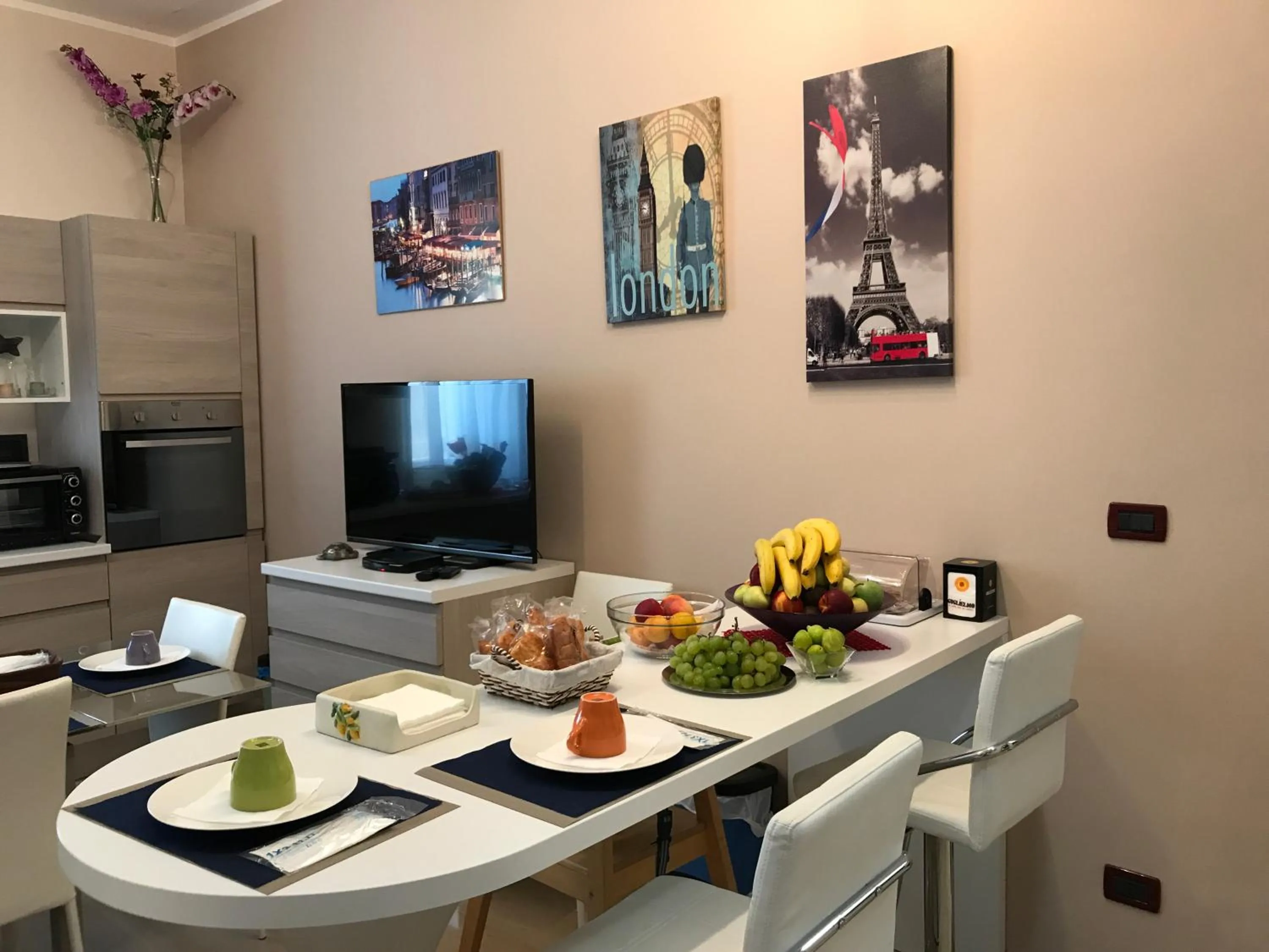 Communal lounge/ TV room in Civico7