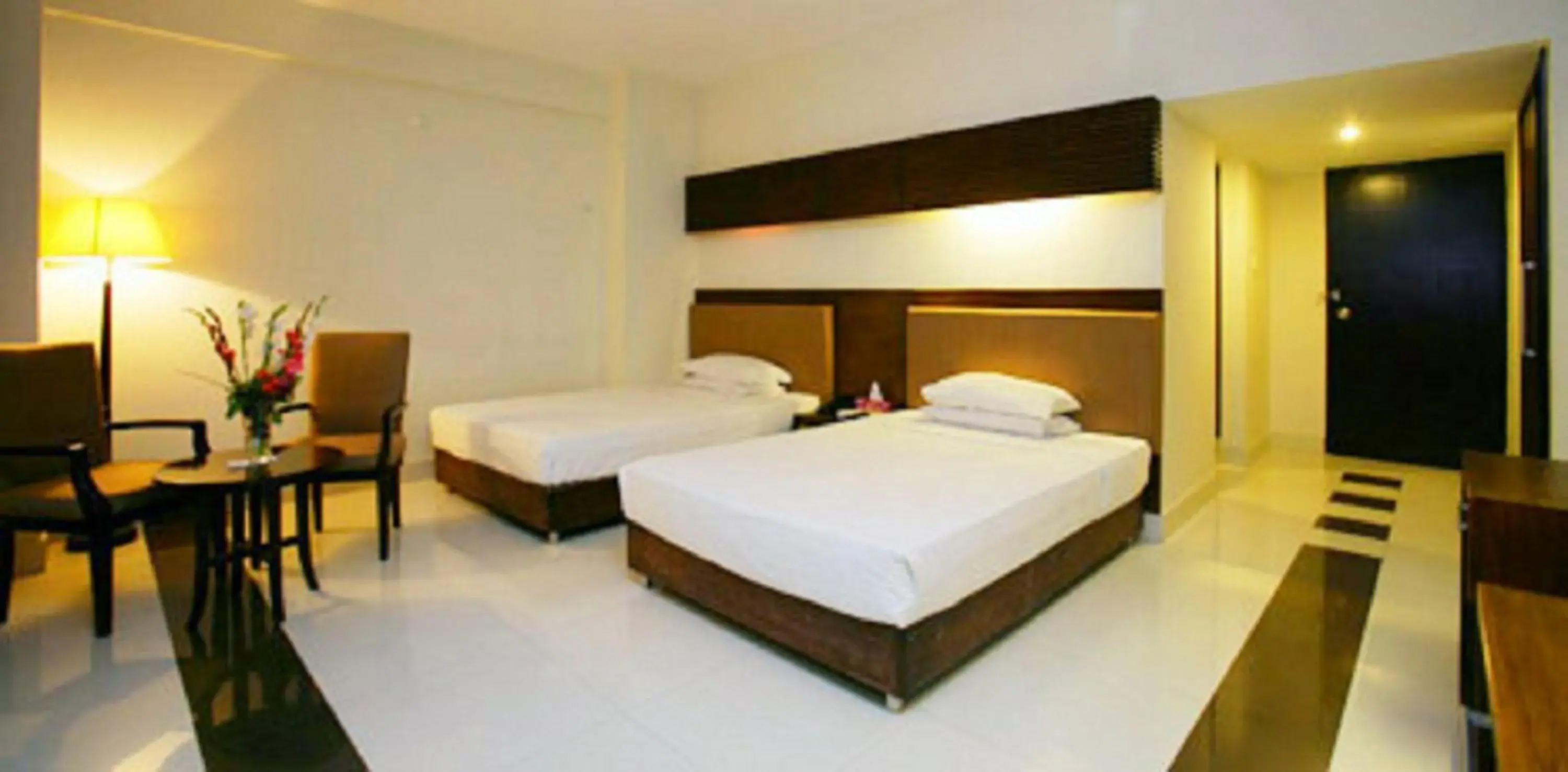 Deluxe Queen Suite in Nirvana Inn Deluxe Queen Suite in Nirvana Inn