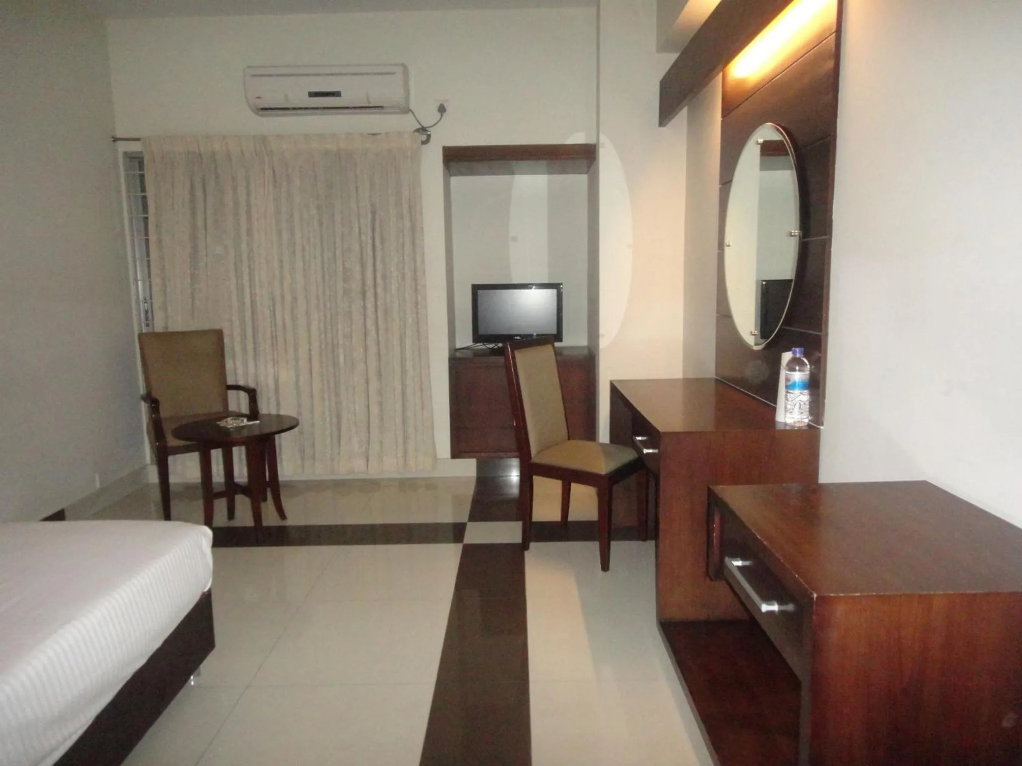 TV and multimedia, Bed in Nirvana Inn