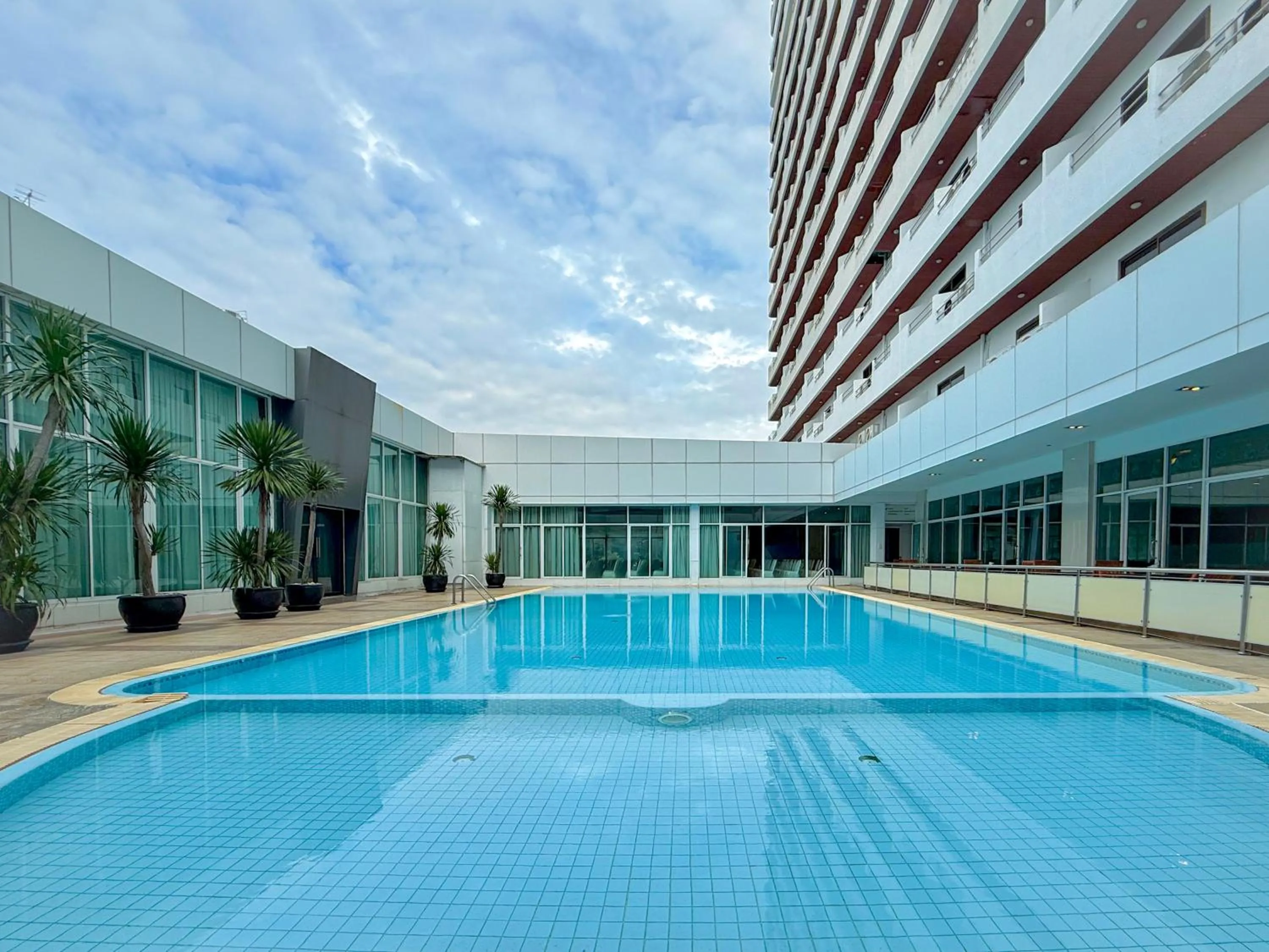Swimming pool in Avana Residence
