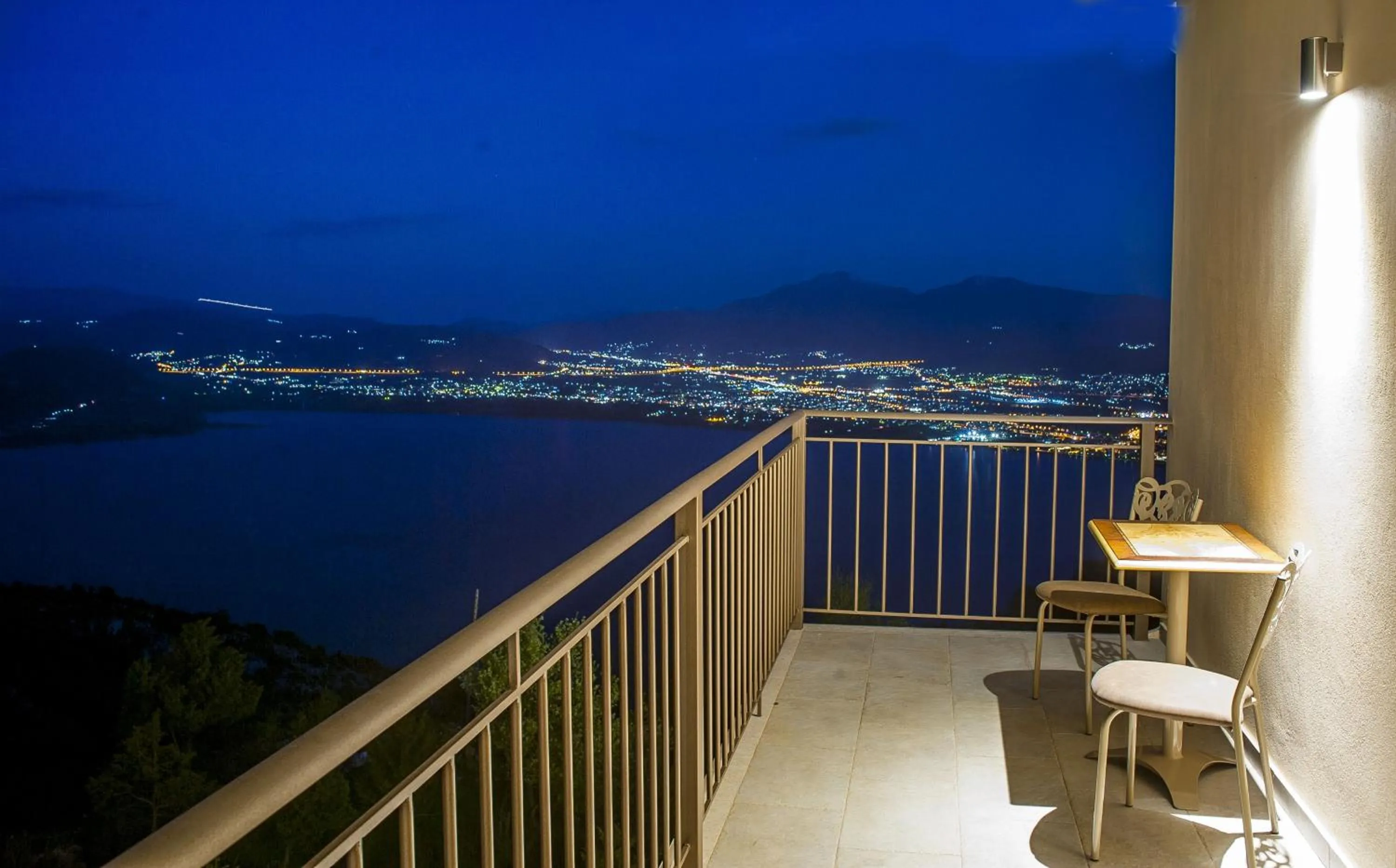 Spring in Arktos Hotel