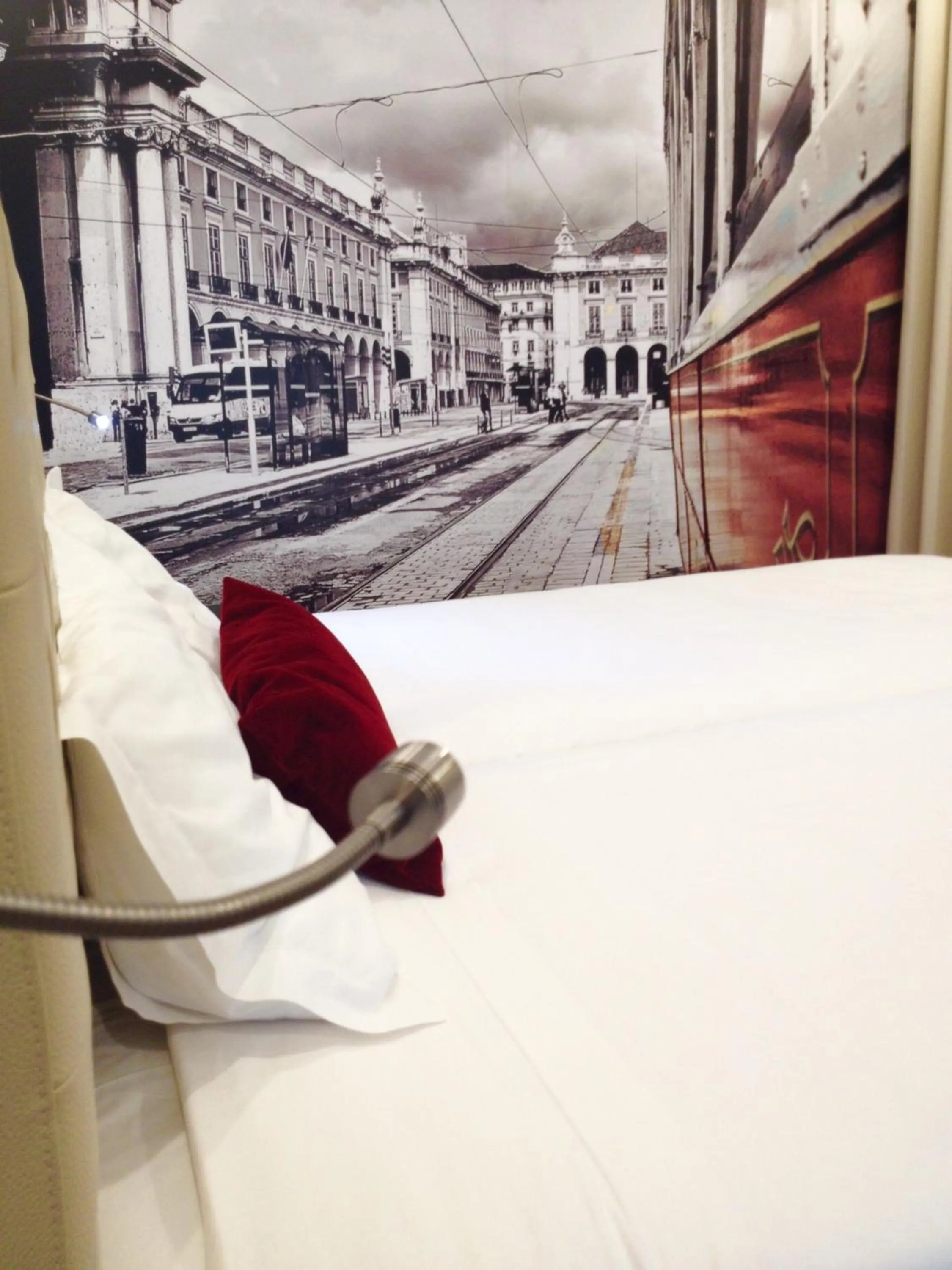 Bed in Lisbon City Apartments & Suites by City Hotels