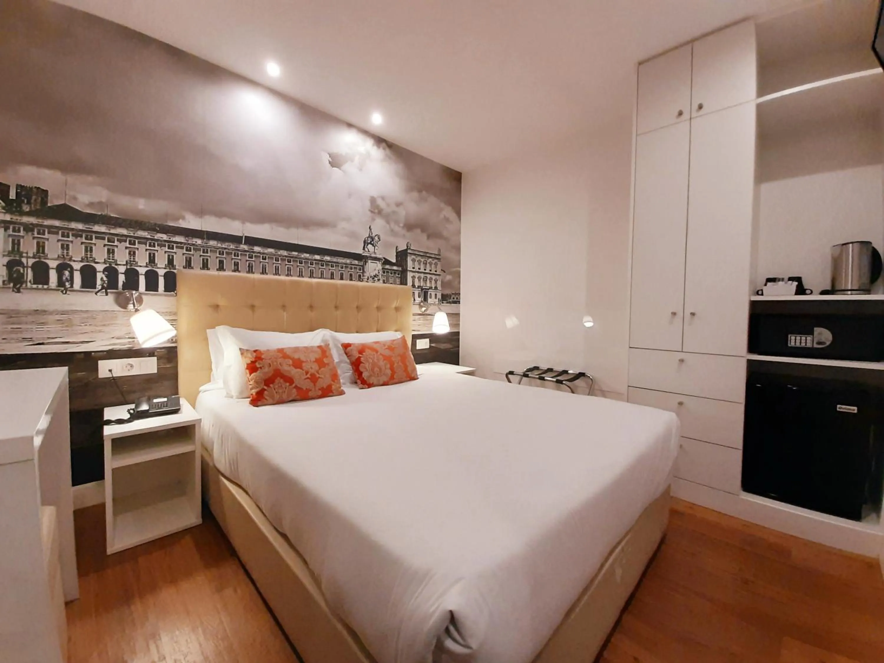Bed in Lisbon City Apartments & Suites by City Hotels
