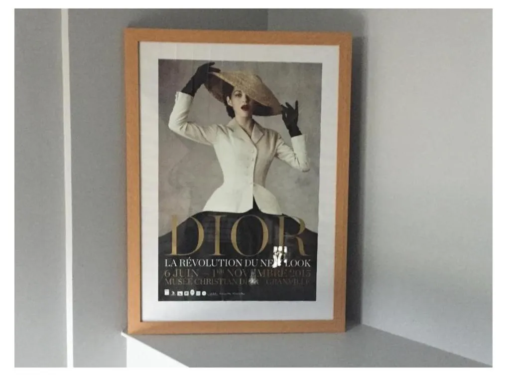 Decorative detail in Au Bout Du Quai