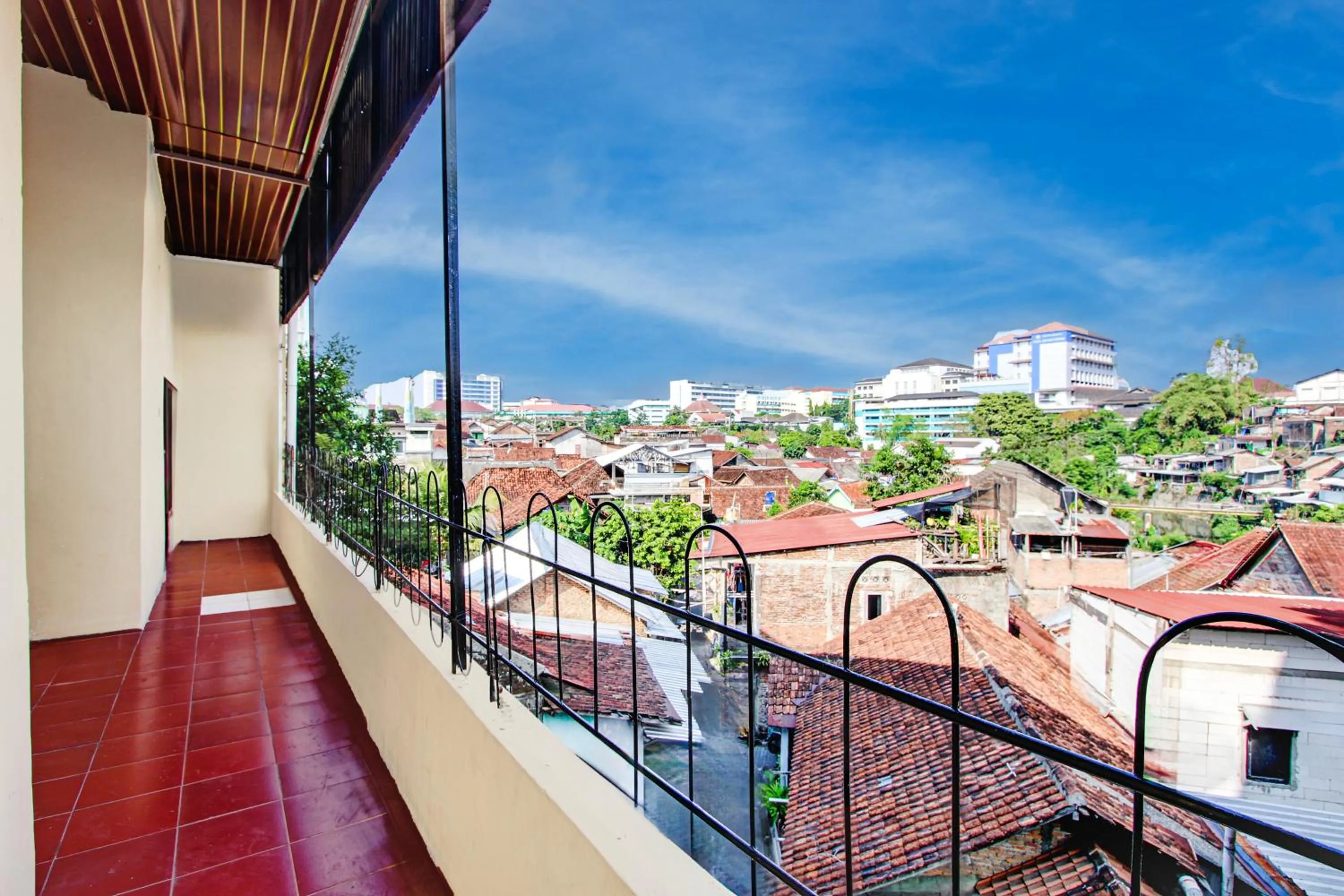 Lobby or reception in Hotel O Near Tugu Yogyakarta 2 formerly Monjali Inn