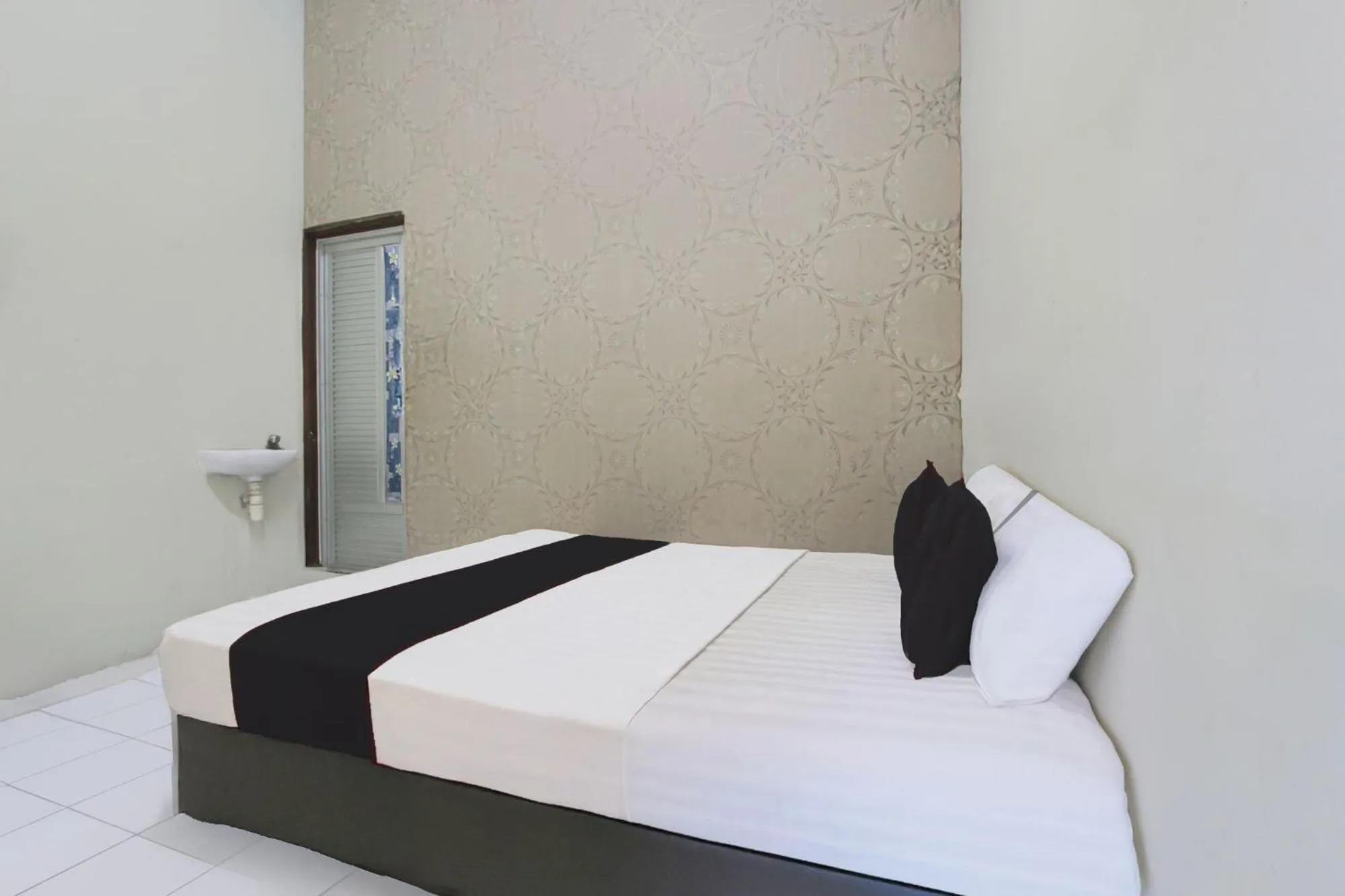 Bedroom, Bed in Hotel O Near Tugu Yogyakarta 2 formerly Monjali Inn