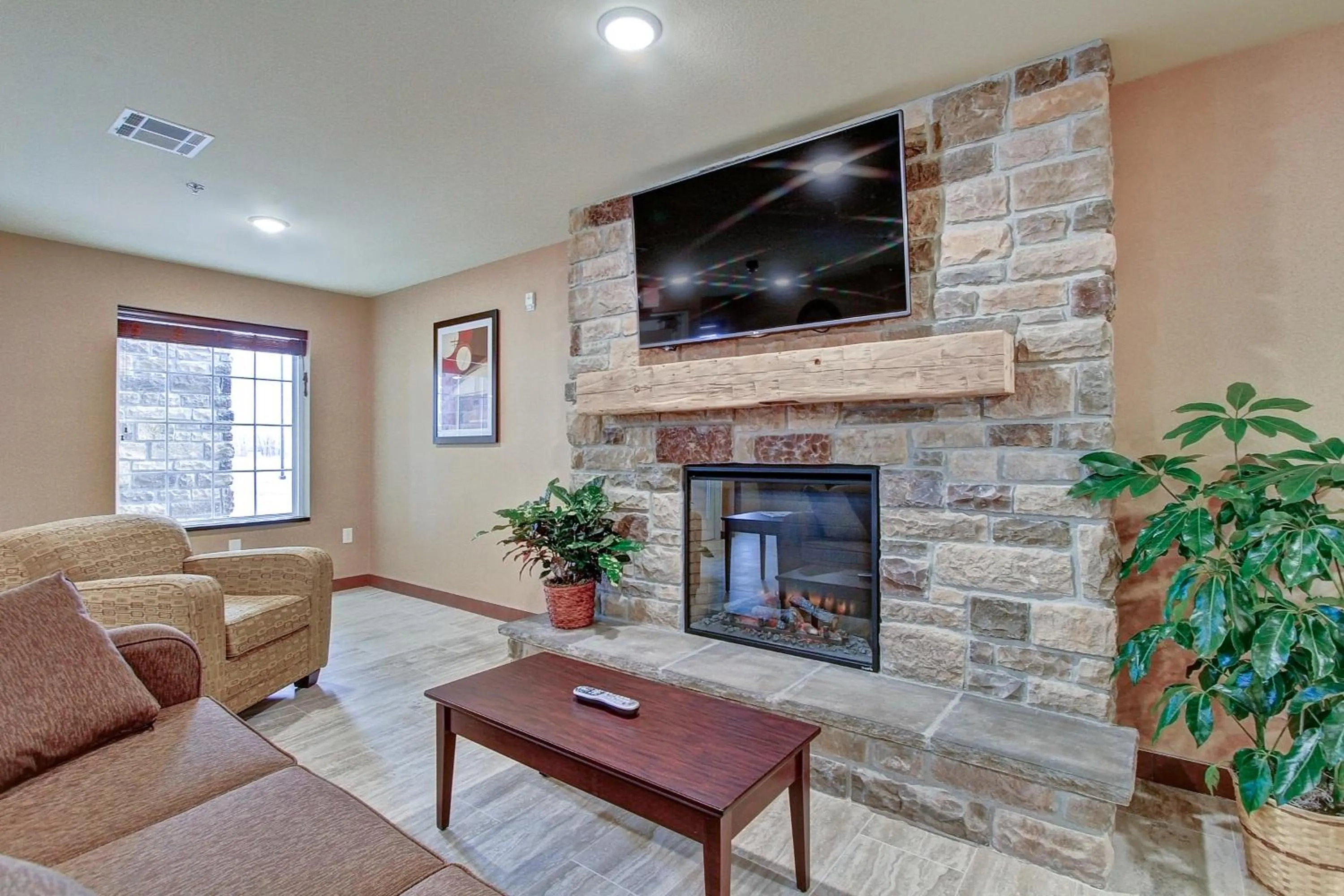 Lobby or reception in Cobblestone Hotel & Suites Pulaski/Green Bay