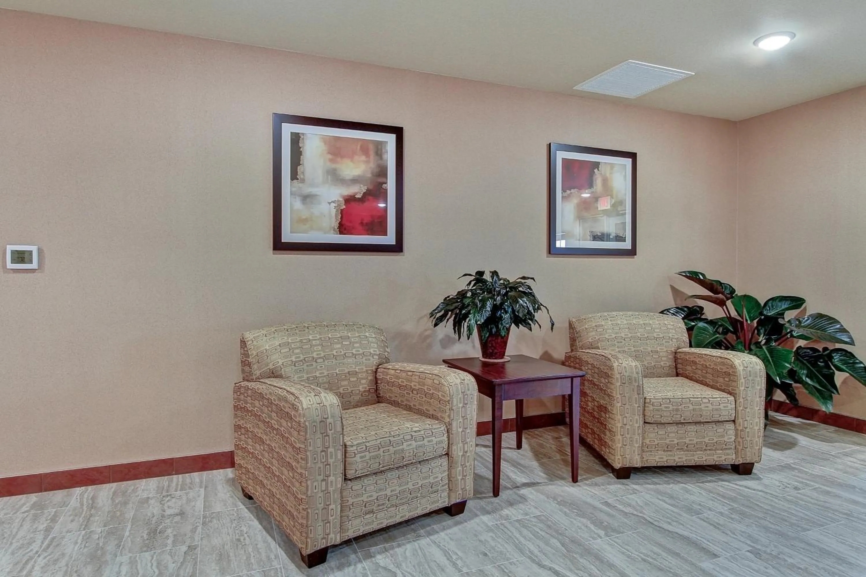 Lobby or reception in Cobblestone Hotel & Suites Pulaski/Green Bay