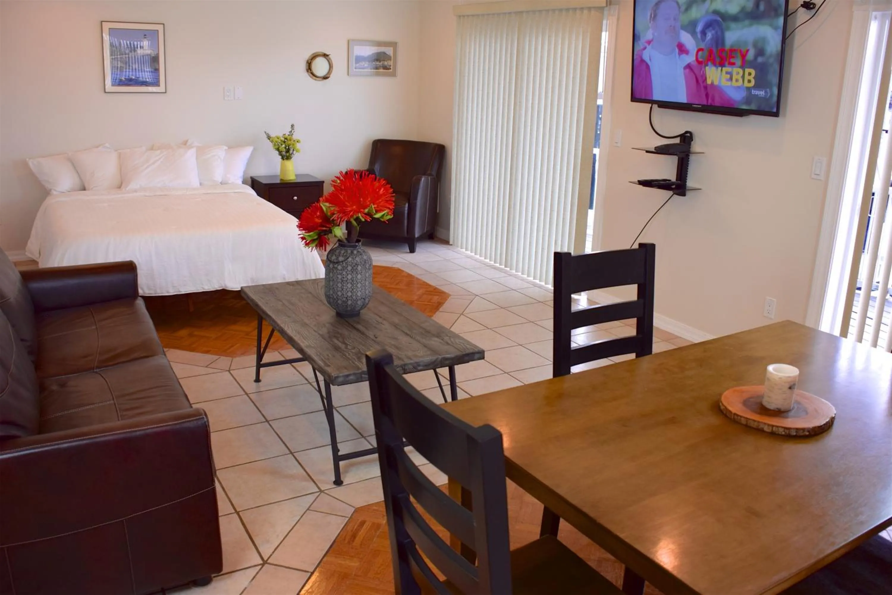 Longliner Lodge and Suites