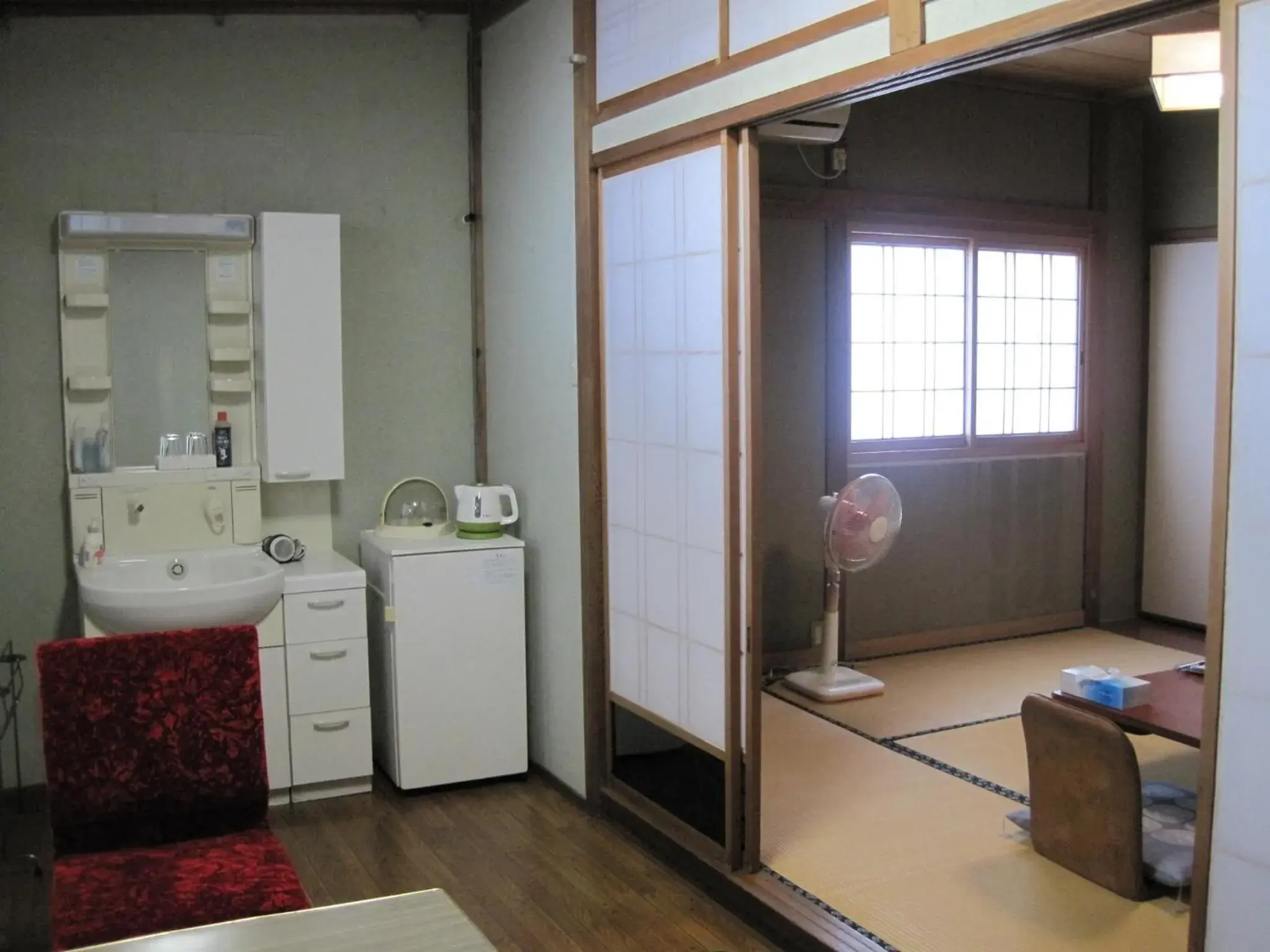 Japanese-Style Standard Room with Shared Bathroom and Garden View - single occupancy in Suminoe Ryokan Japanese-Style Standard Room with Shared Bathroom and Garden View - single occupancy in Suminoe Ryokan