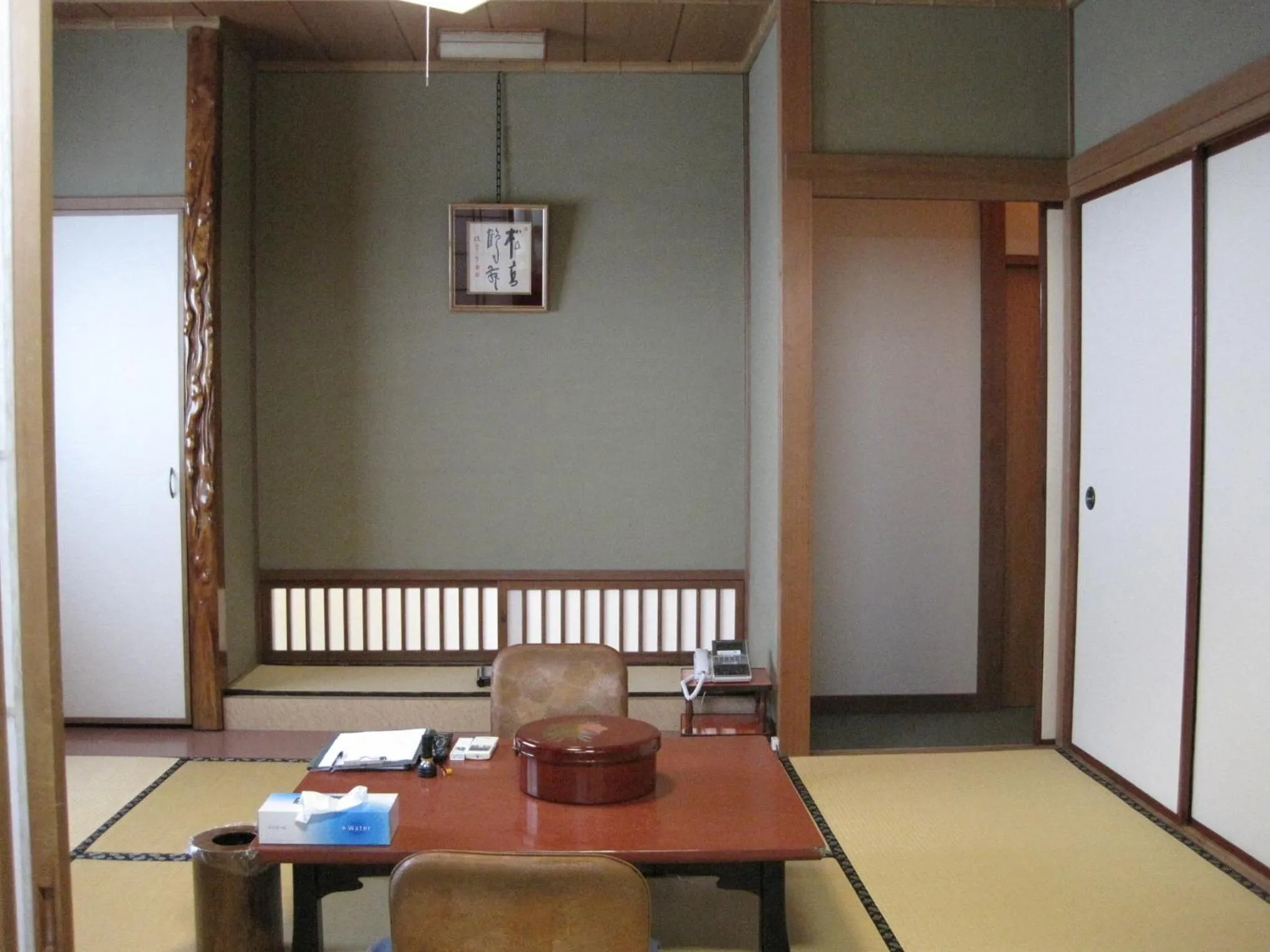 Photo of the whole room in Suminoe Ryokan