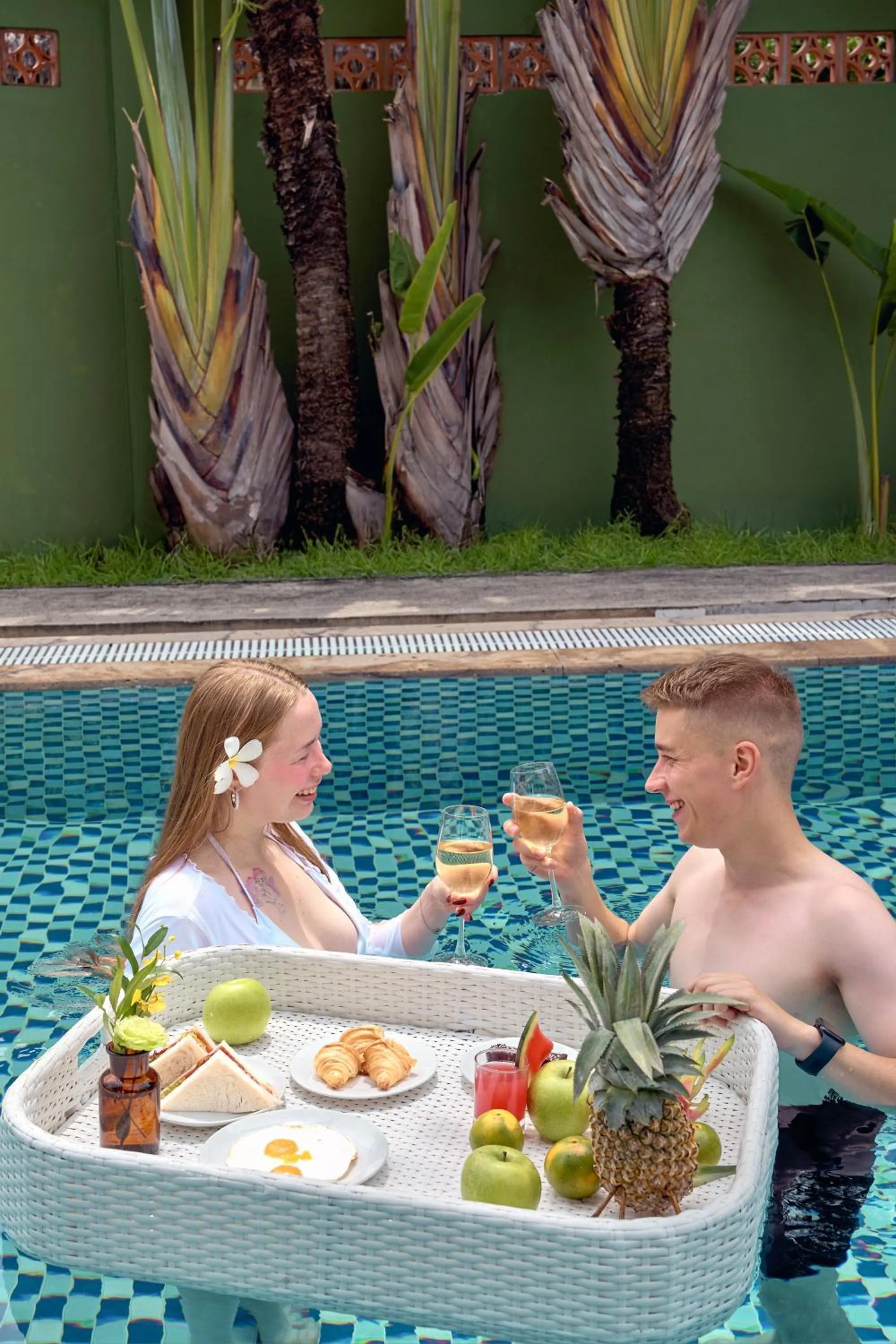 Swimming pool in Famiana Green Villa - Complimentary Airport Shuttle