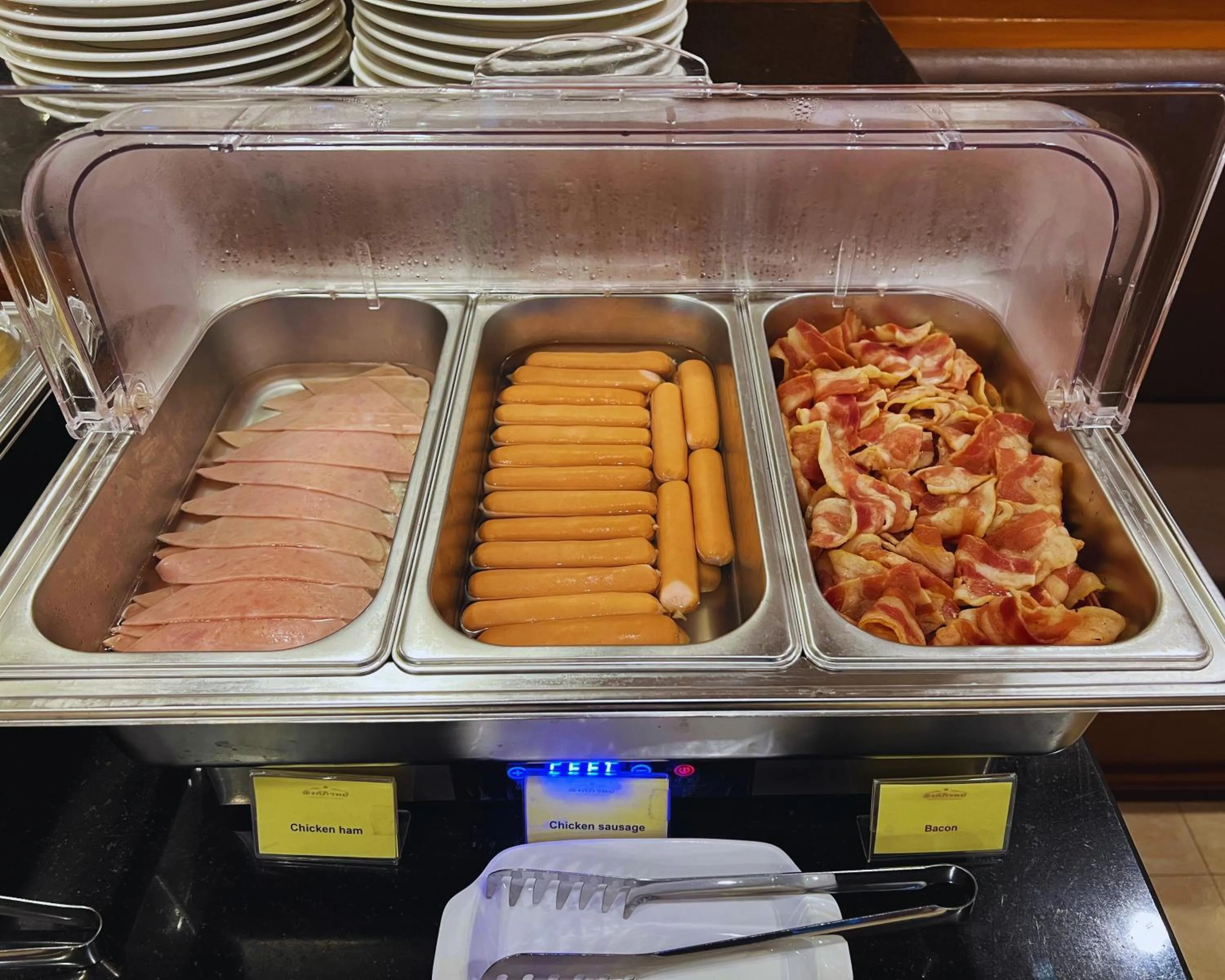 Breakfast in Pingviman Hotel