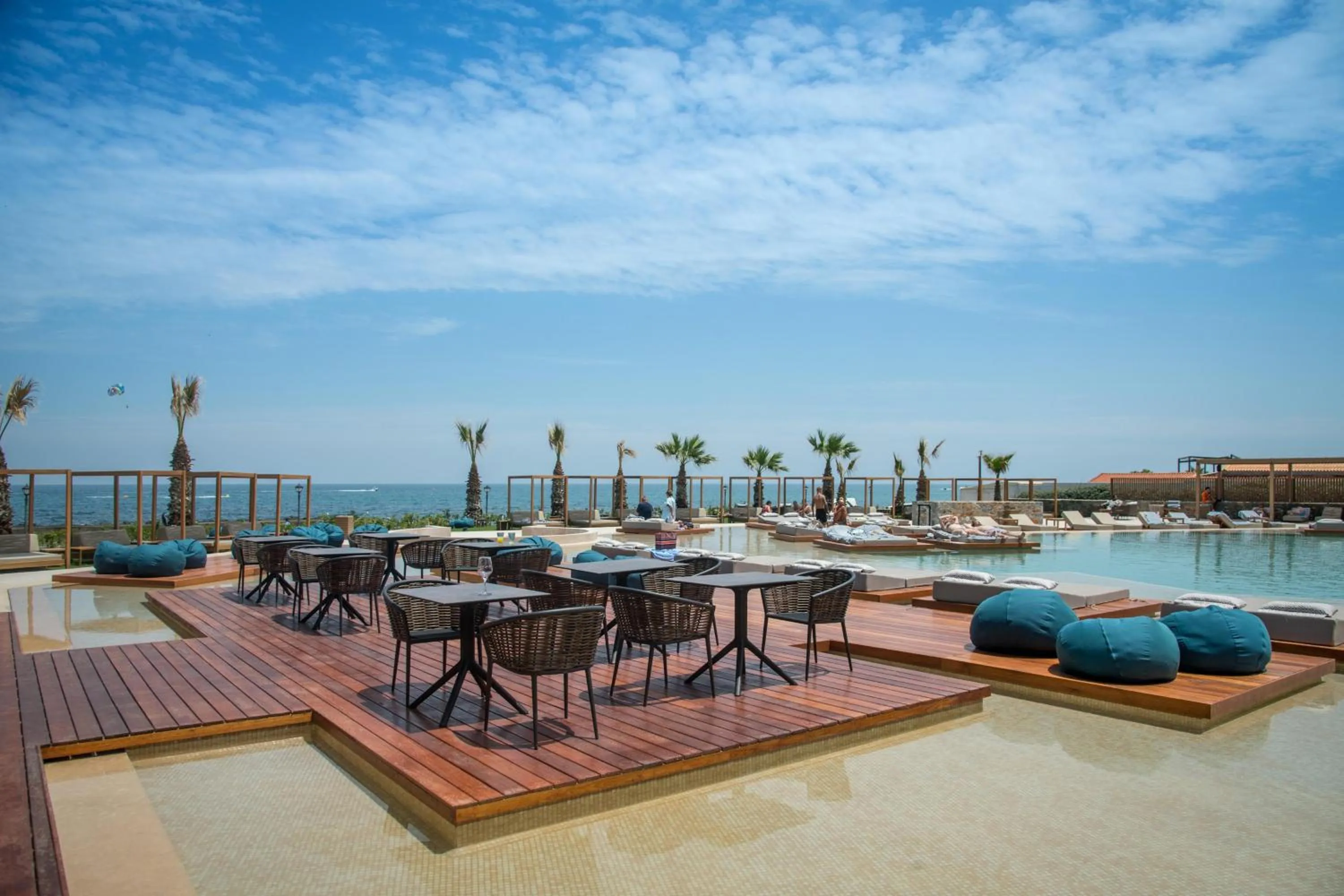 Lounge or bar in SENSEANA Sea Side Resort & Aquadventure