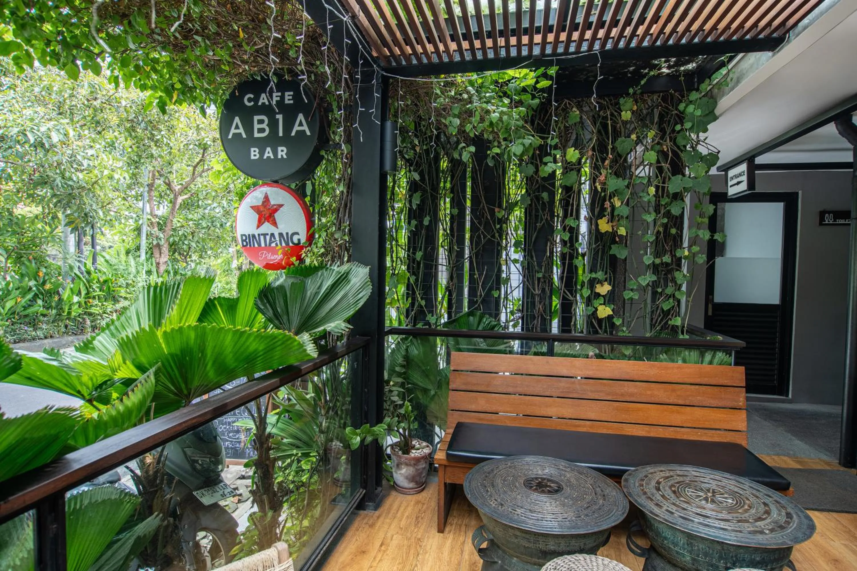 Restaurant/places to eat in Abia Villa Legian