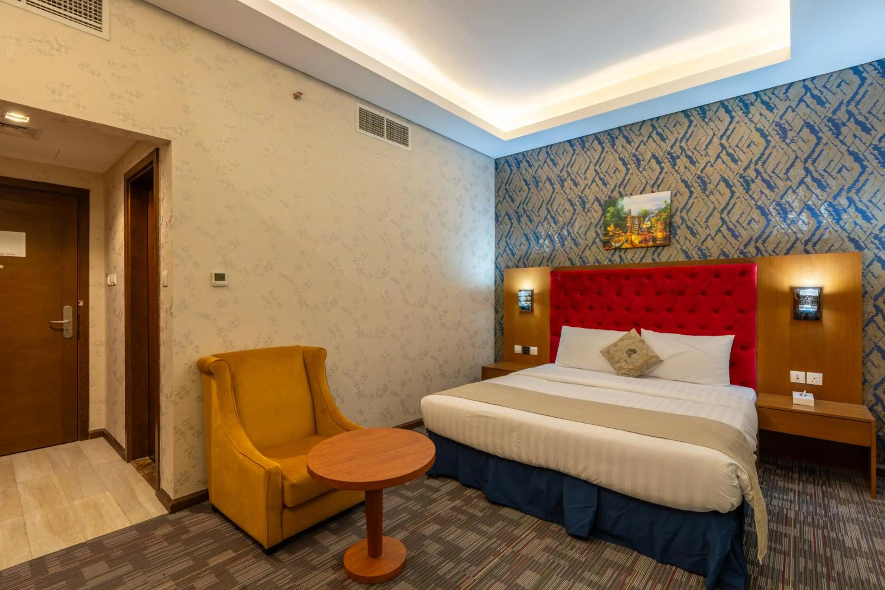 Bed in Tamr Inn Hotel