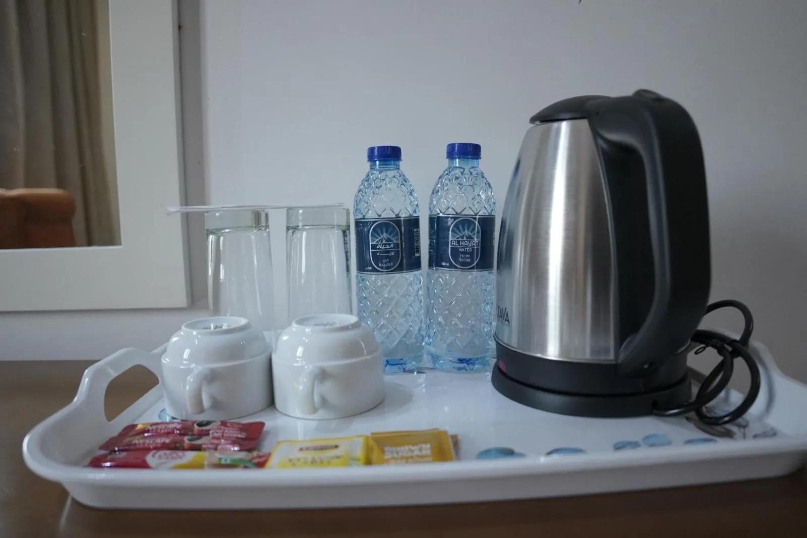 Coffee/tea facilities in Tamr Inn Hotel