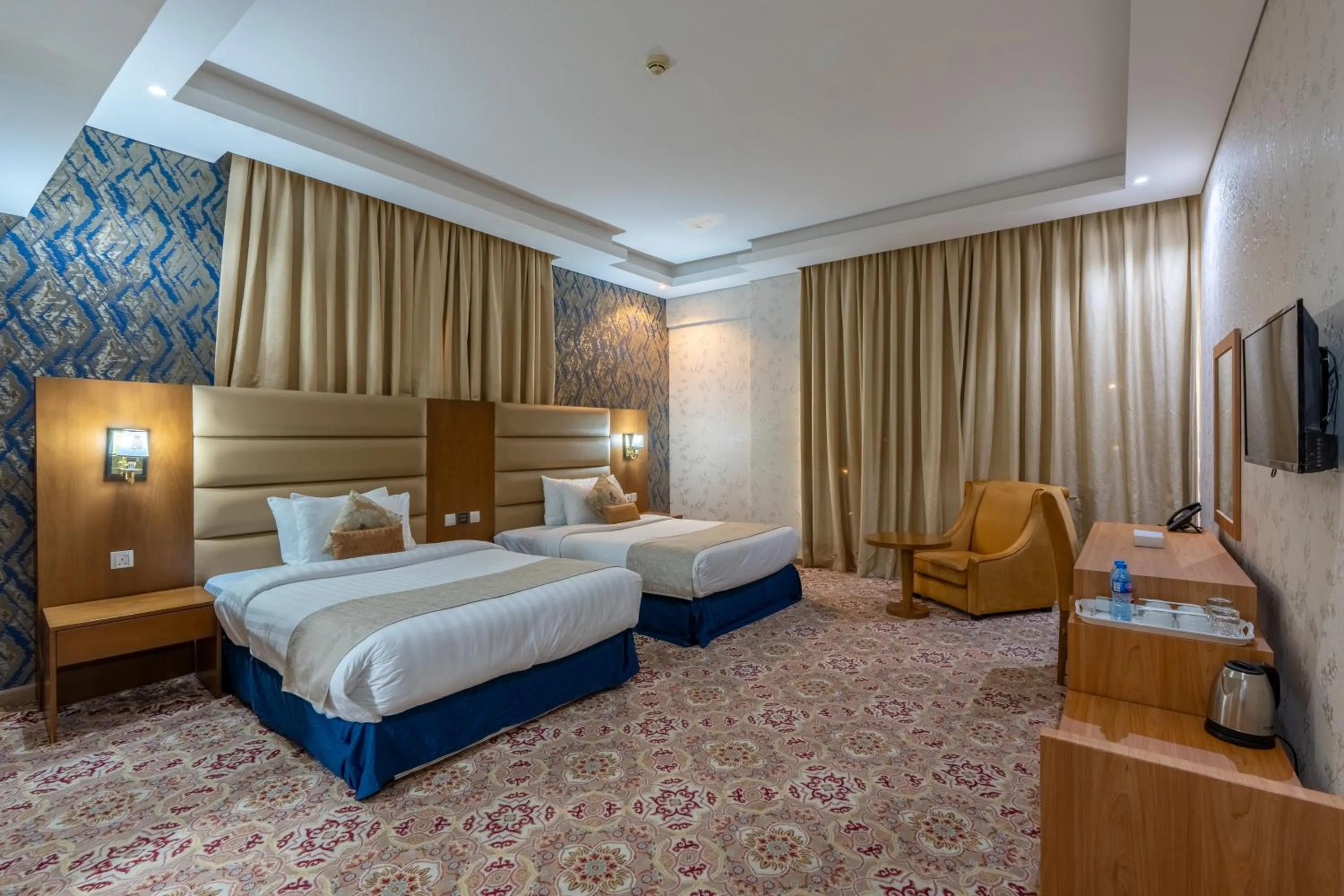 TV and multimedia, Bed in Tamr Inn Hotel