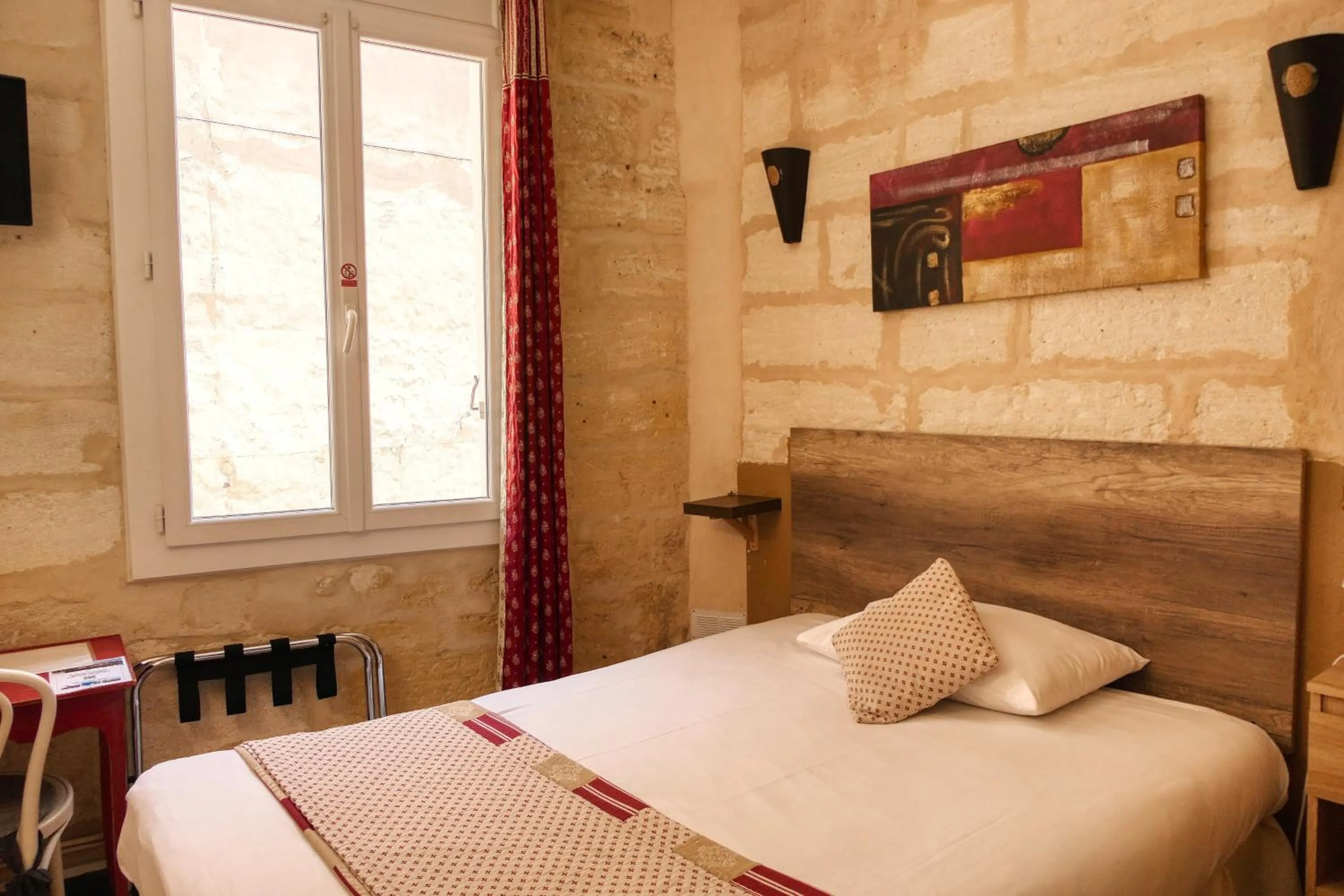 Bedroom, Bed in Hôtel Boquier, Avignon Centre