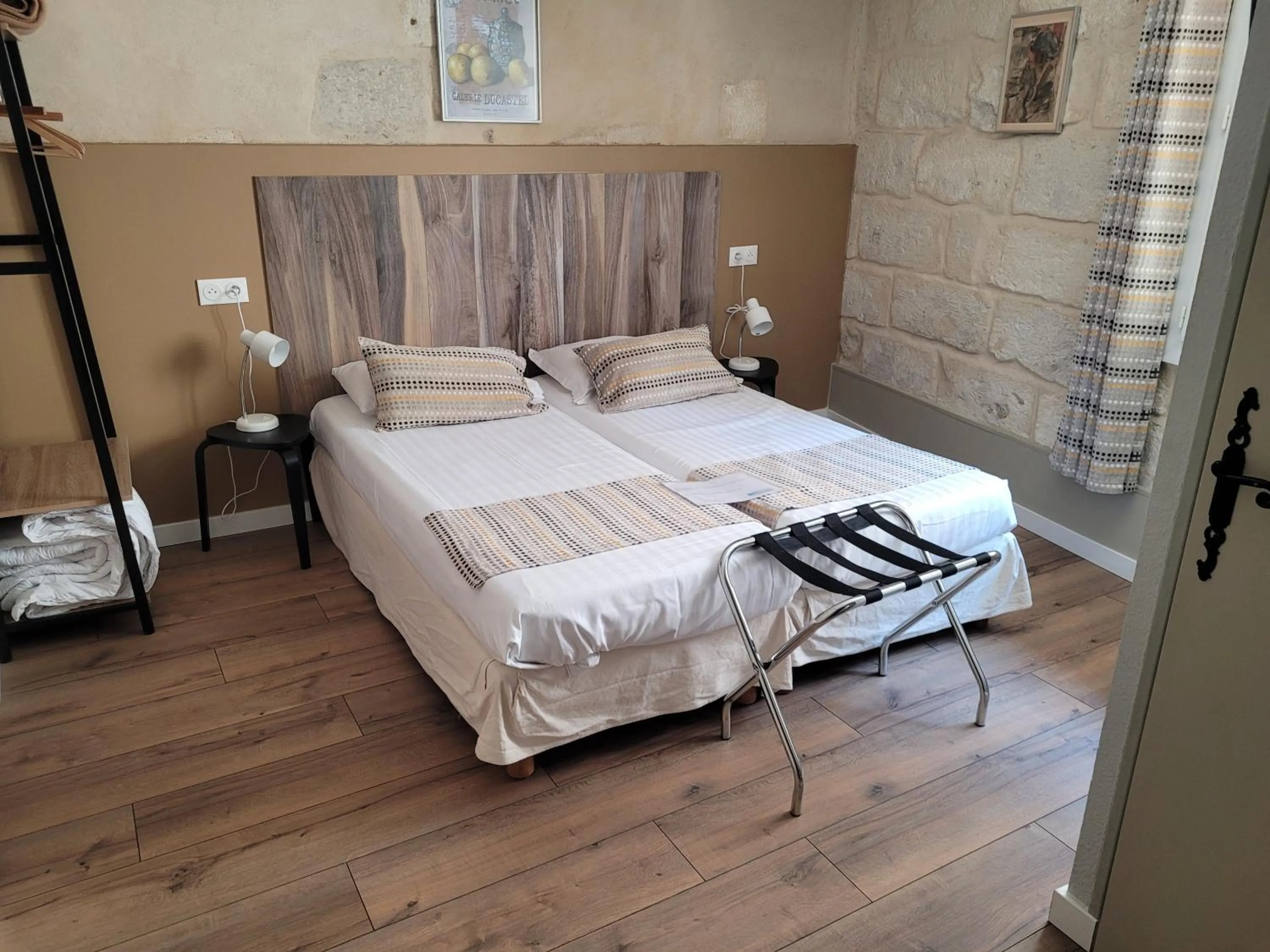 Photo of the whole room, Bed in Hôtel Boquier, Avignon Centre
