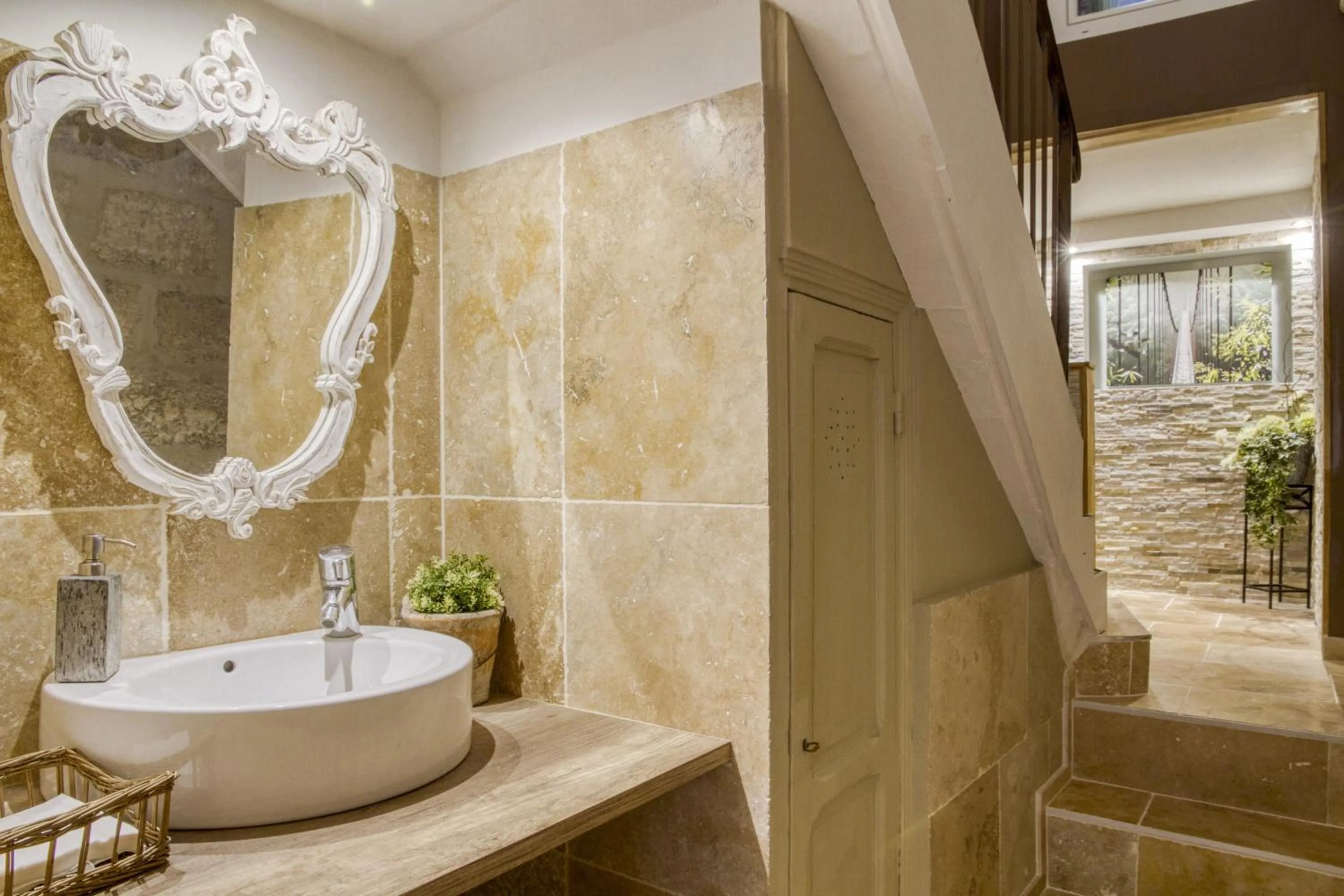 Property building in Hôtel Boquier, Avignon Centre