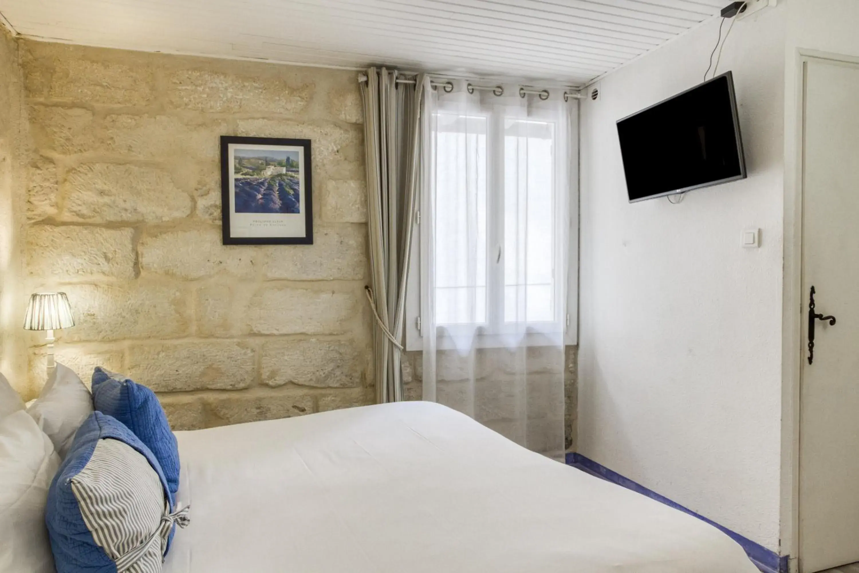 Double Room with Access By Stairs in Hôtel Boquier, Avignon Centre Double Room with Access By Stairs in Hôtel Boquier, Avignon Centre
