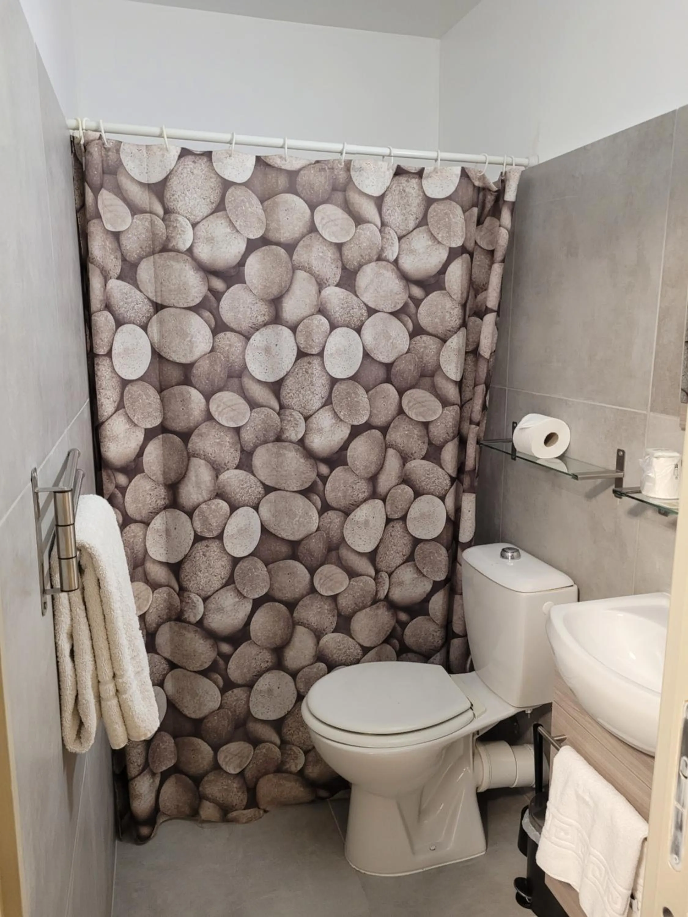 Shower in Hôtel Boquier, Avignon Centre