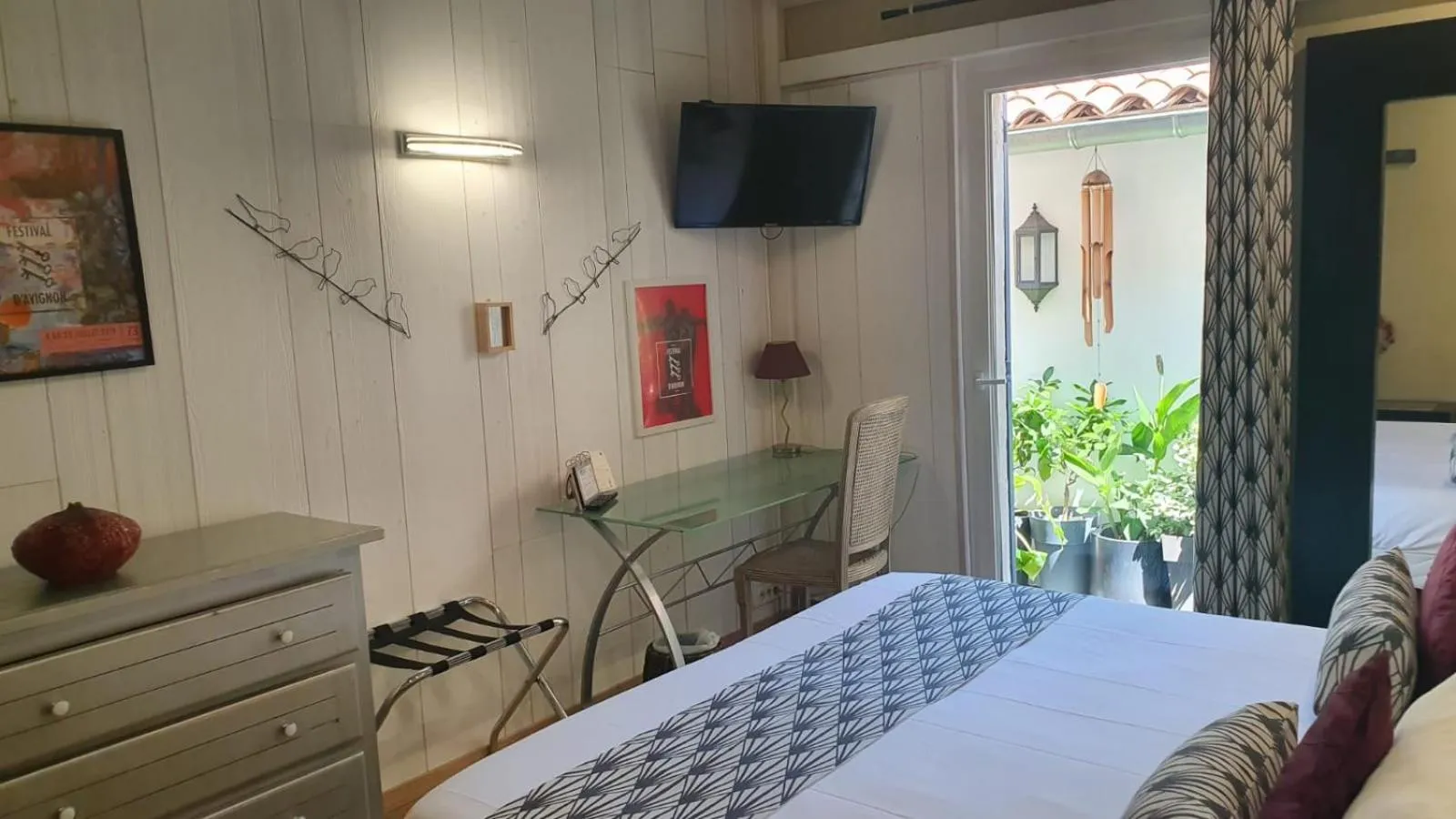 Photo of the whole room, Bed in Hôtel Boquier, Avignon Centre